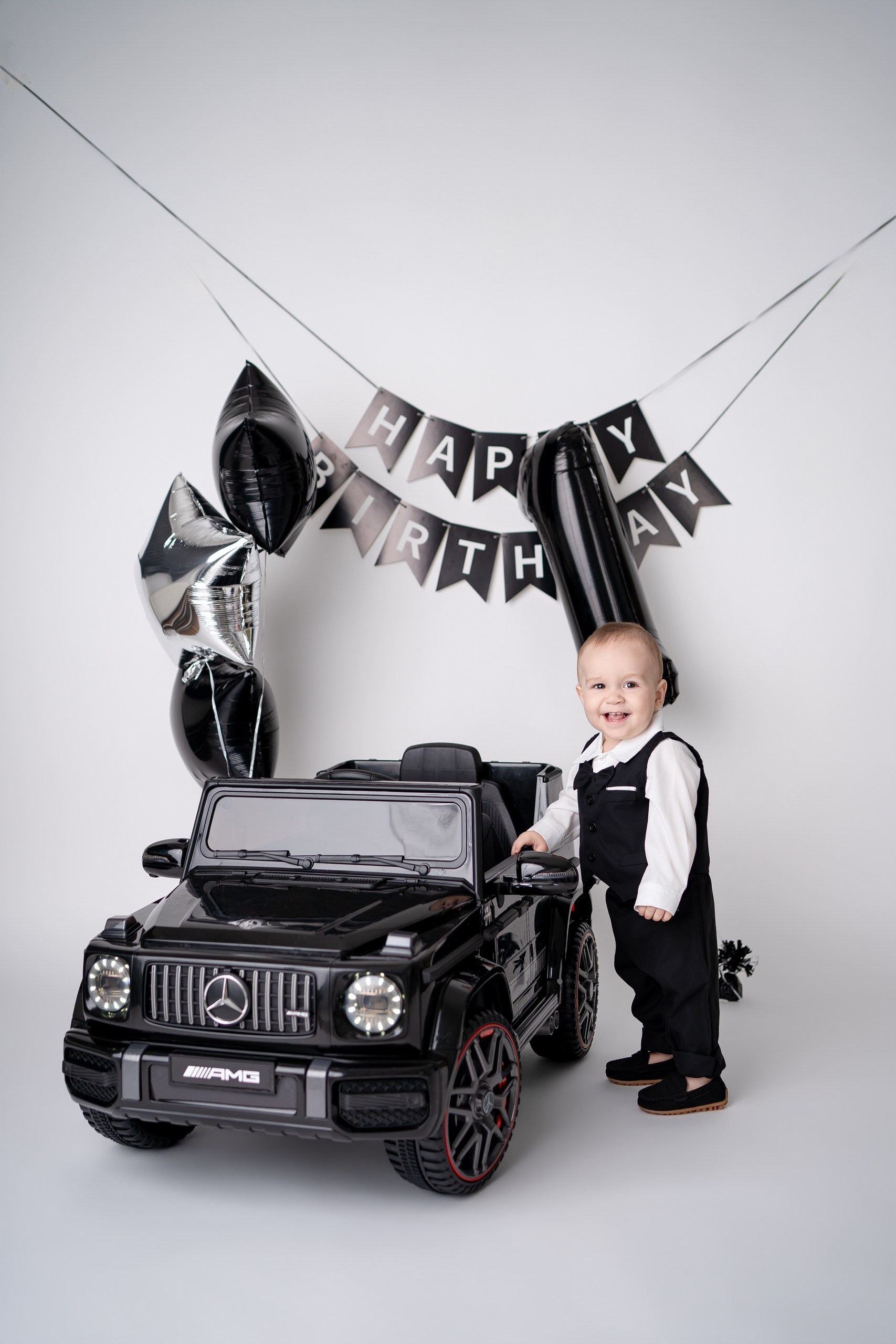 Minimalist Birthday Photoshoot in Berlin