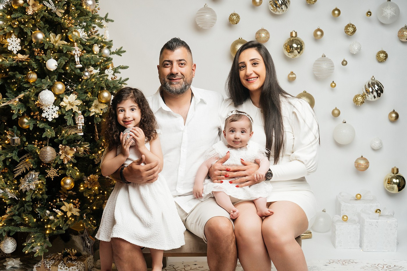 Christmas mini sessions 2025| Sydney. Newborn and family photographer. Hills District. Sydney