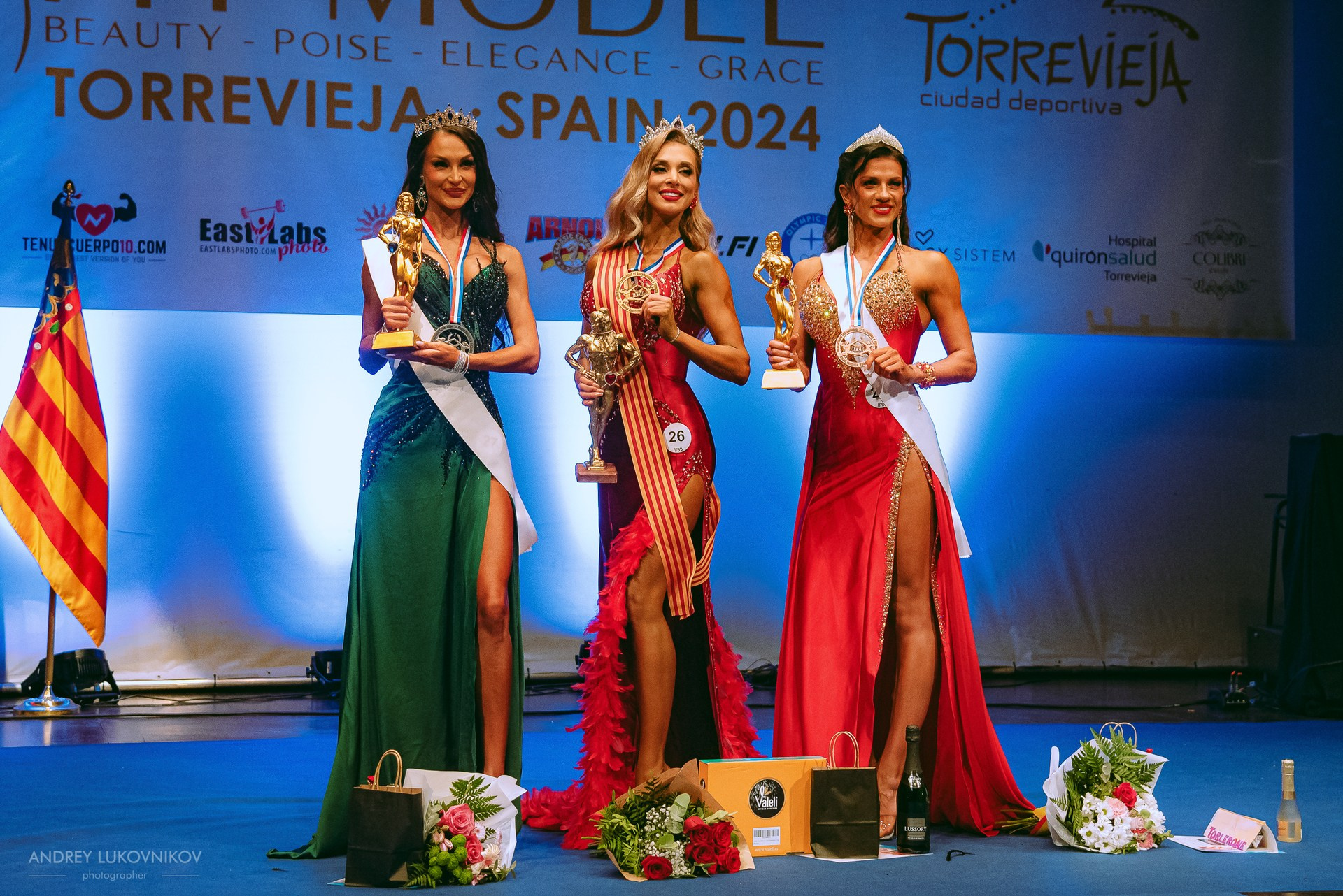 Sesión fotográfica de reportaje para el concurso internacional IFBB Miss Fit Model Europe 2024 en Torrevieja | Fotógrafo Andrey Lukovnikov