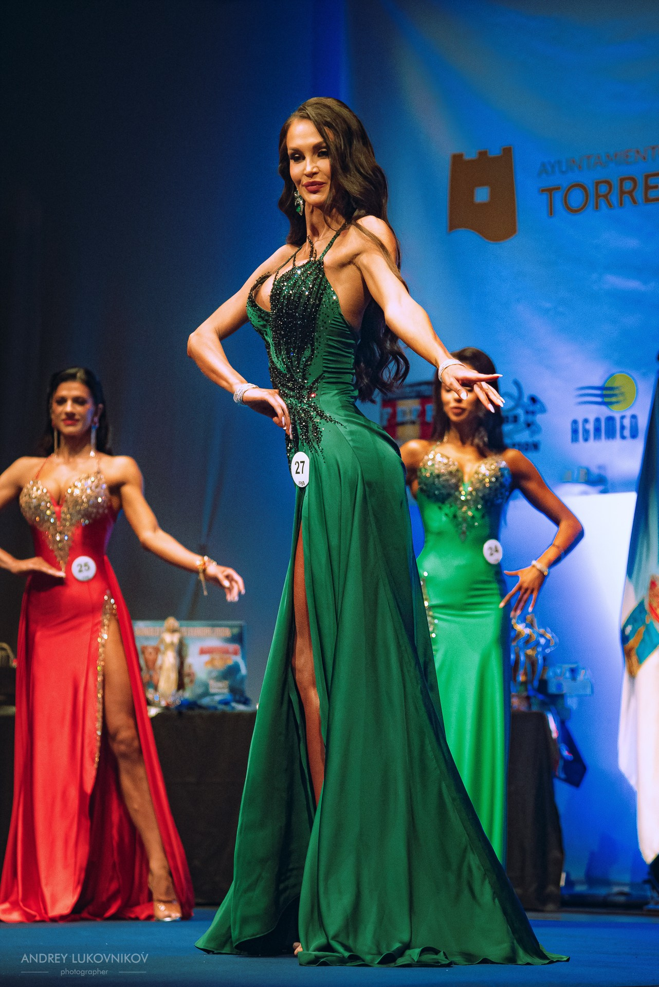 Sesión fotográfica de reportaje para el concurso internacional IFBB Miss Fit Model Europe 2024 en Torrevieja | Fotógrafo Andrey Lukovnikov