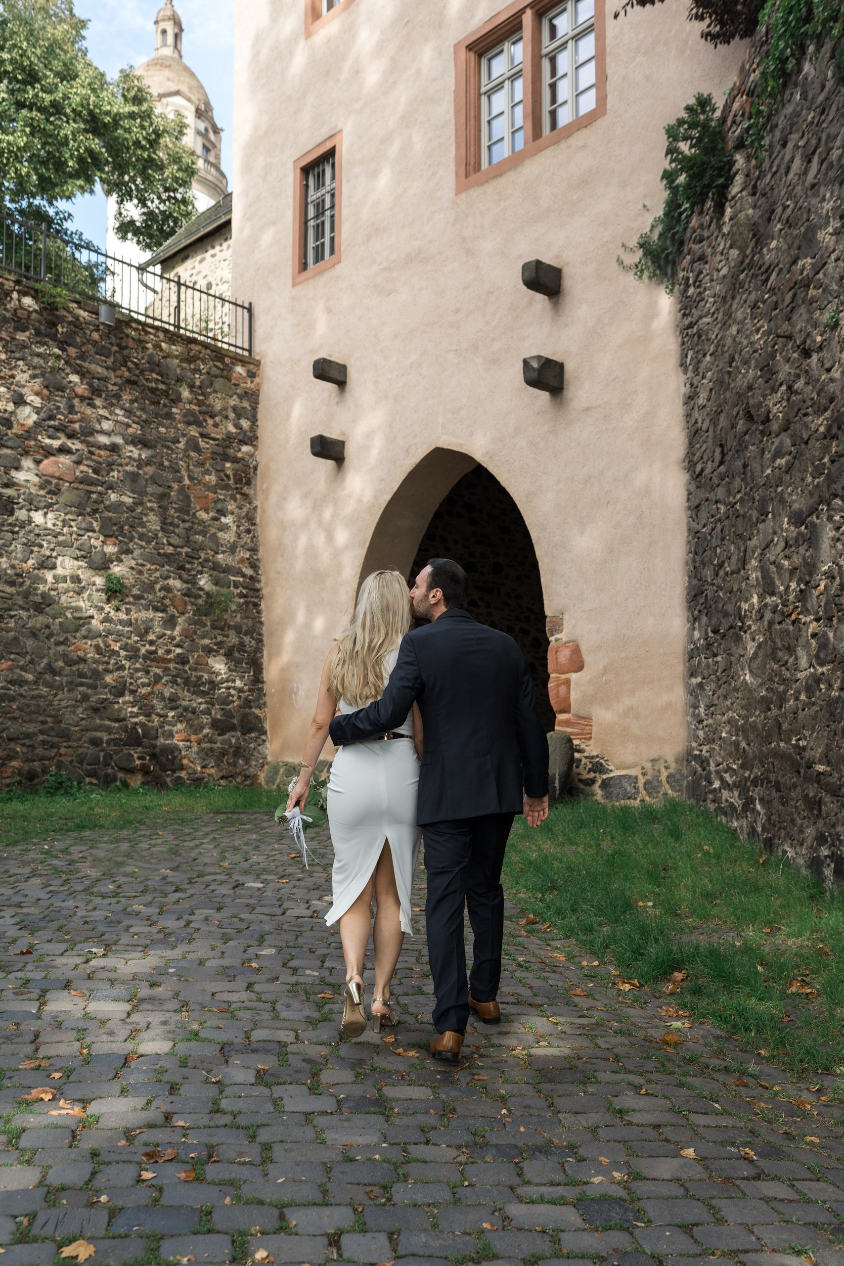 Civil Wedding in Frankfurt-Höchst — Photos at Bolongaro Palace