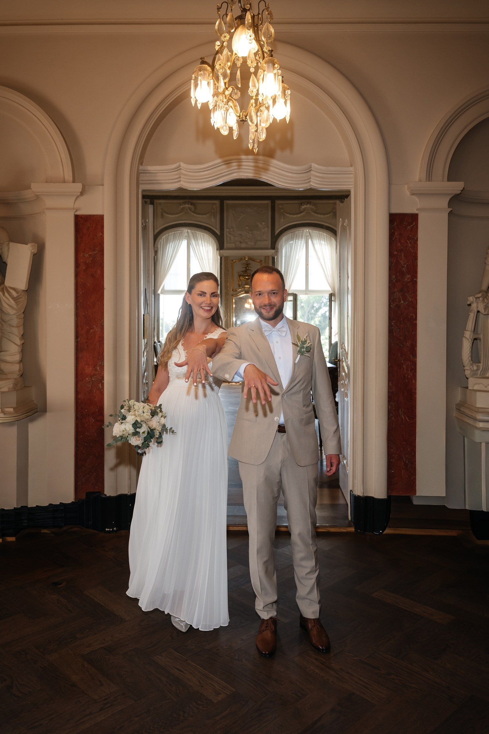 Civil Wedding in Frankfurt-Höchst — Photos at Bolongaro Palace