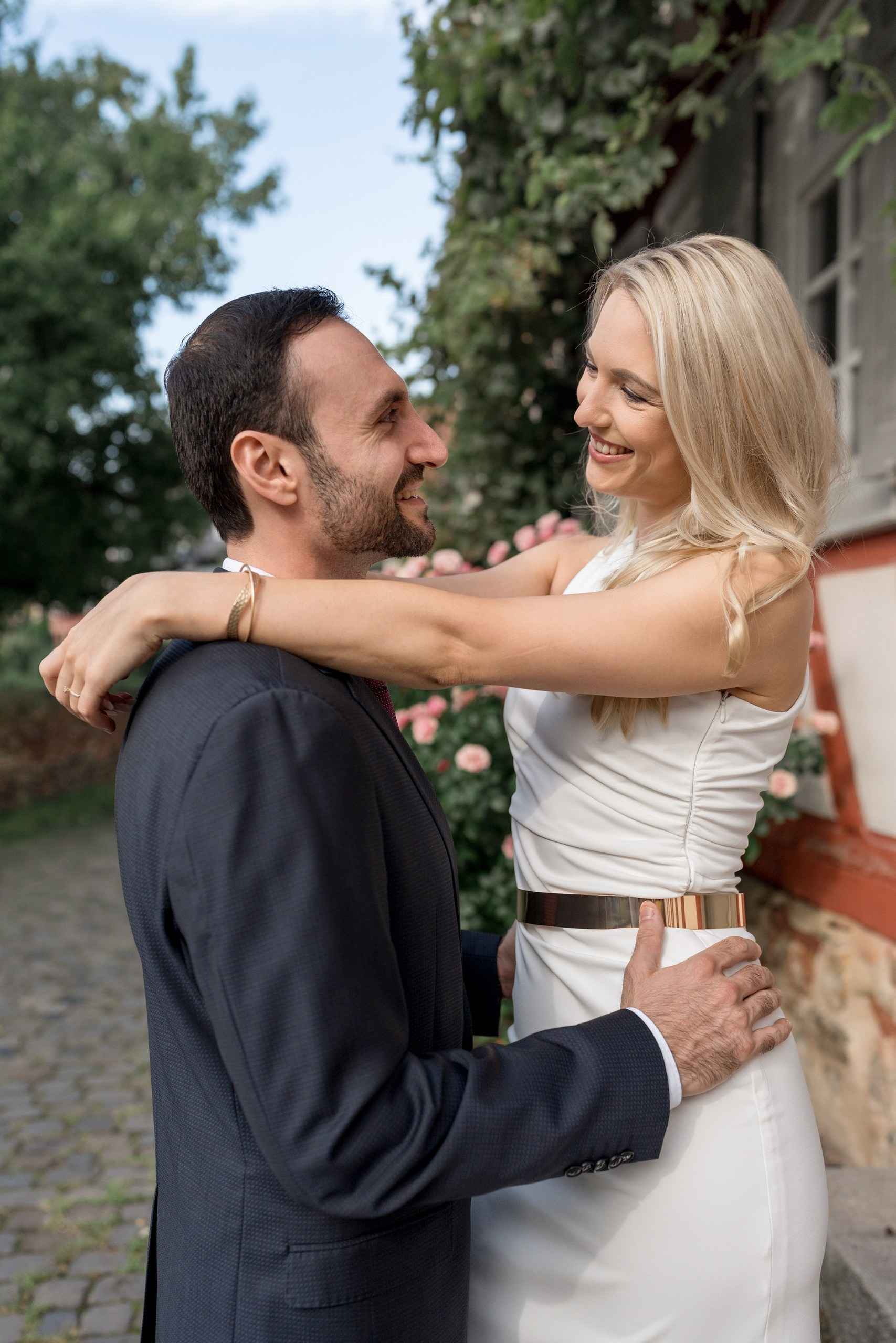 Civil Wedding in Frankfurt-Höchst — Photos at Bolongaro Palace