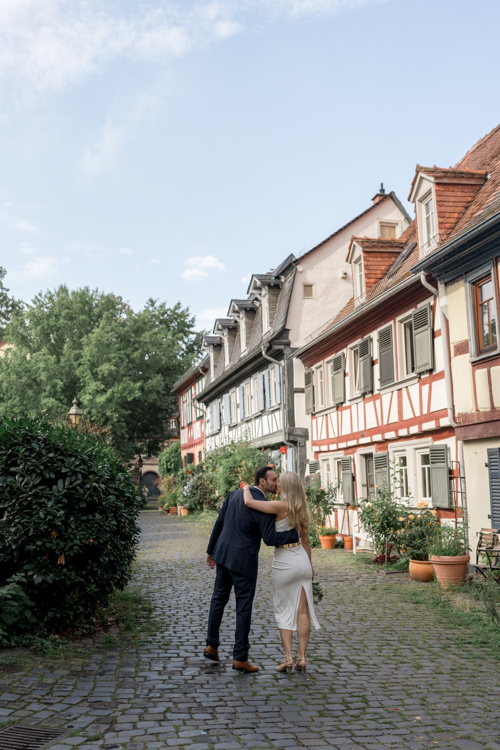 Civil Wedding in Frankfurt-Höchst — Photos at Bolongaro Palace