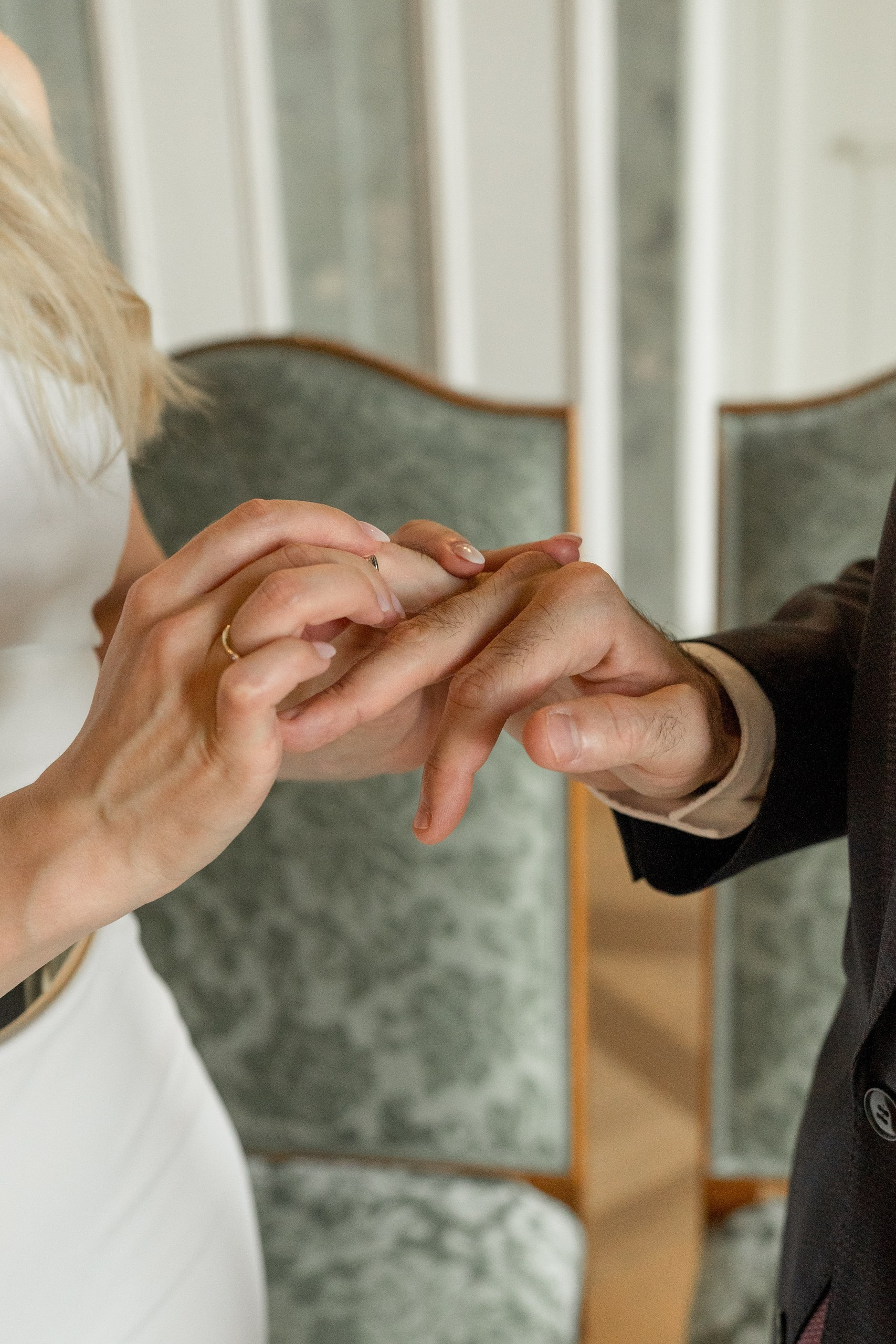 Civil Wedding in Frankfurt-Höchst — Photos at Bolongaro Palace