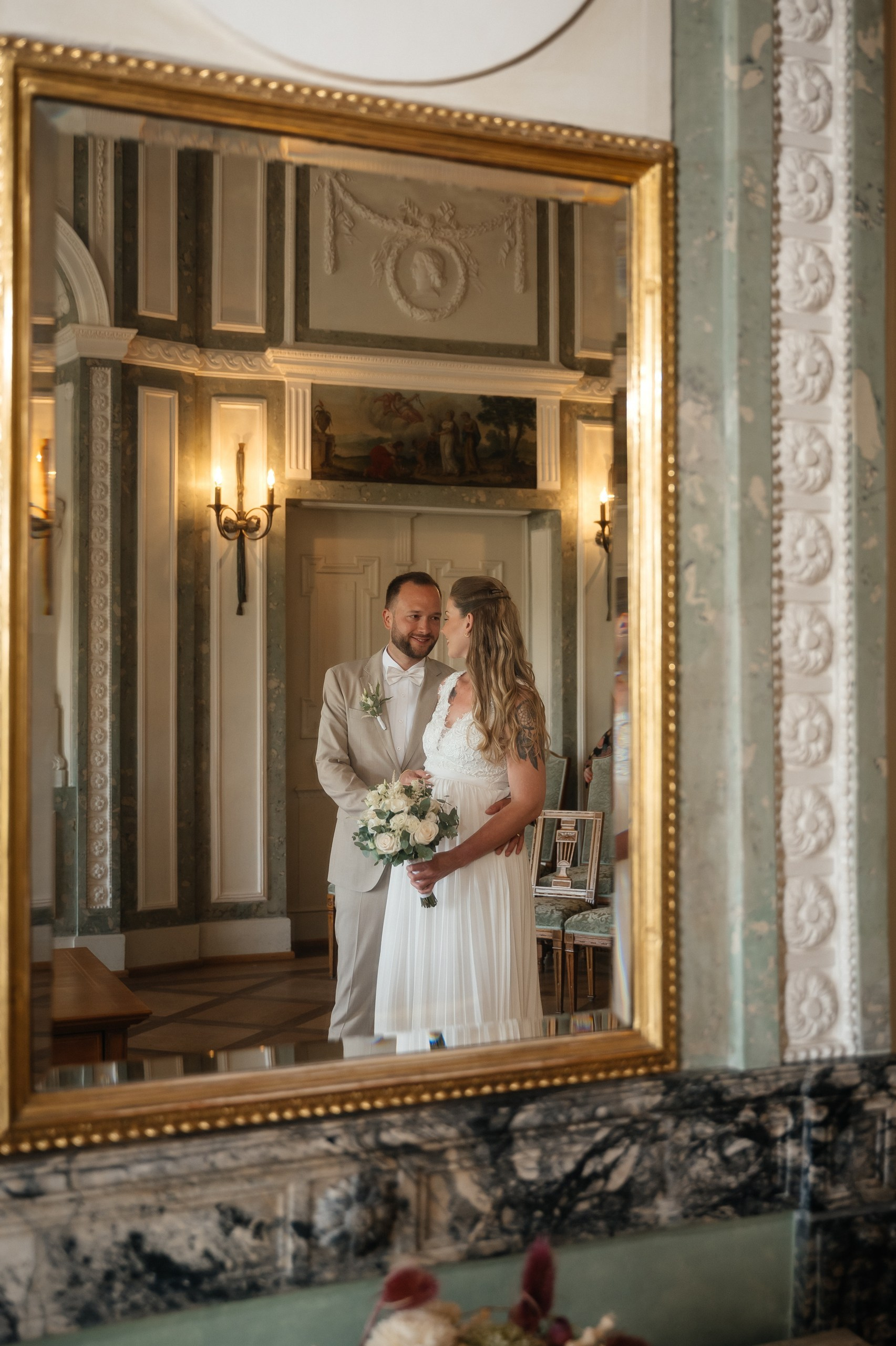 Civil Wedding in Frankfurt-Höchst — Photos at Bolongaro Palace