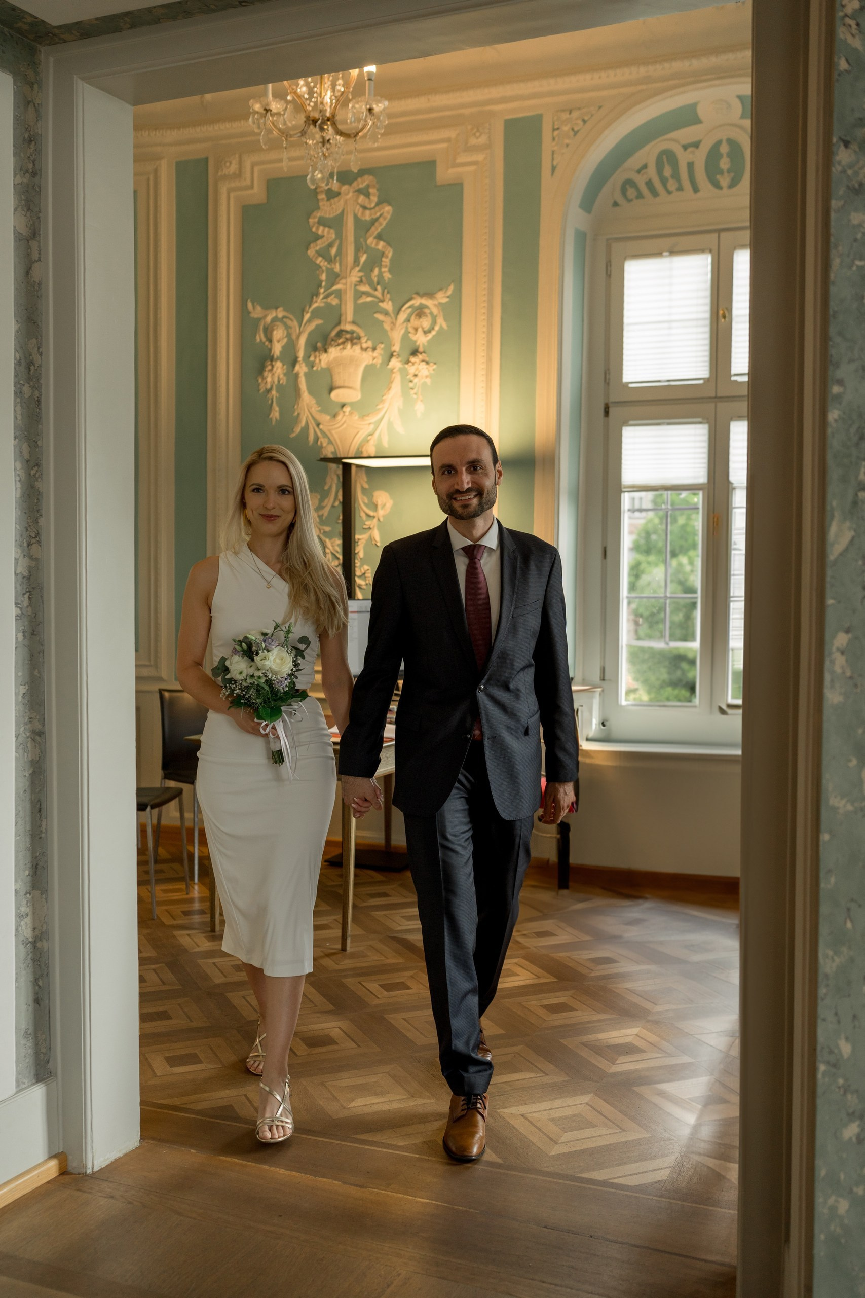 Civil Wedding in Frankfurt-Höchst — Photos at Bolongaro Palace