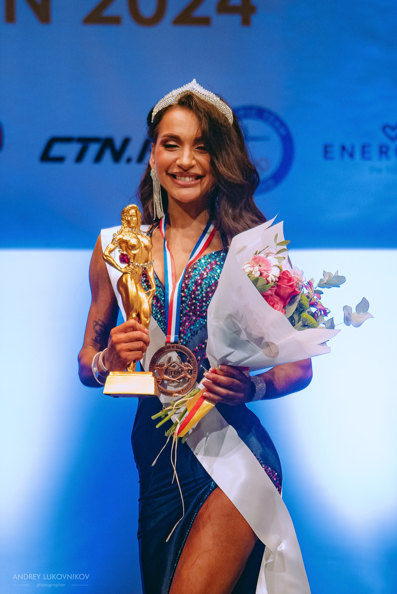 Sesión fotográfica de reportaje para el concurso internacional IFBB Miss Fit Model Europe 2024 en Torrevieja | Fotógrafo Andrey Lukovnikov