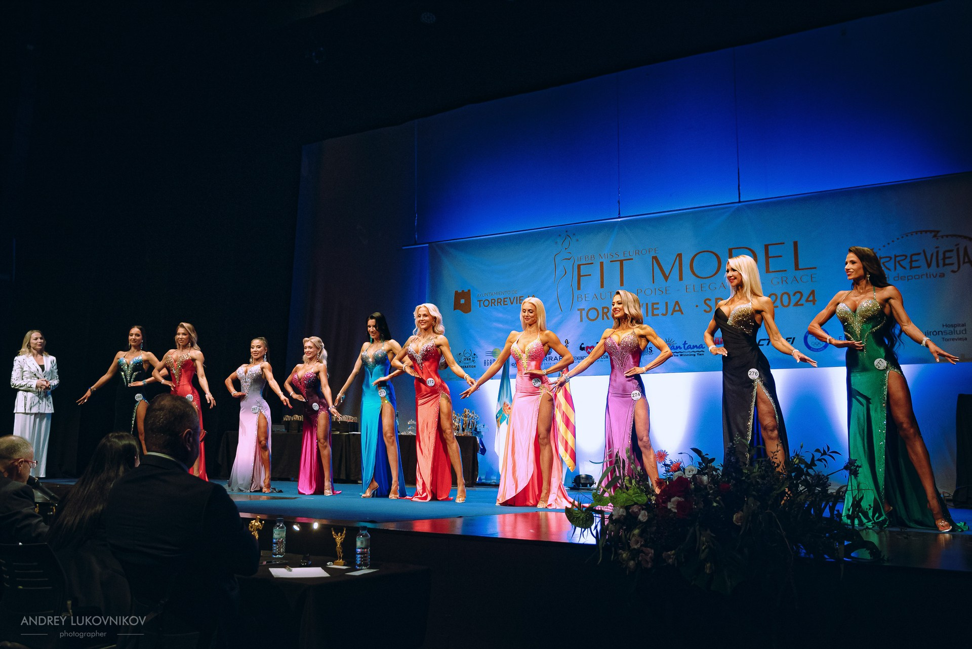 Sesión fotográfica de reportaje para el concurso internacional IFBB Miss Fit Model Europe 2024 en Torrevieja | Fotógrafo Andrey Lukovnikov
