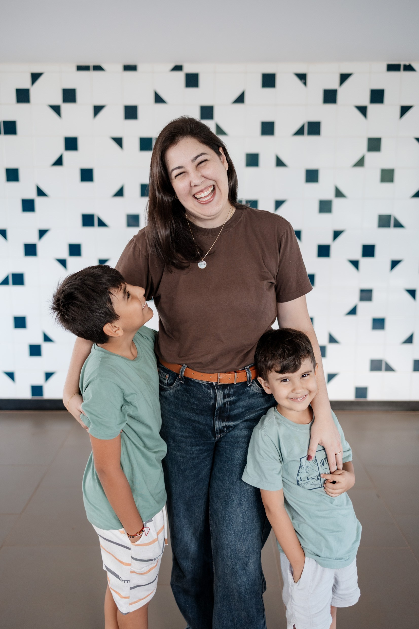 Ensaio mãe e filhos em Brasília • Asa Norte | Fotografia de Família. Fotógrafa em Brasília e Recife | Ensaios de família, gestante e festas infantis — Ize Fotografia