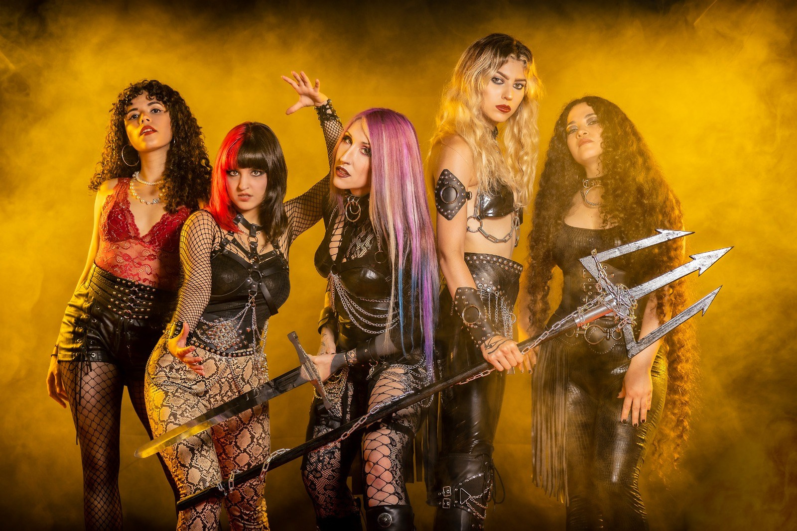 Hale Naphtha deja Cobra Spell: Qué le espera al grupo y a sus fans | FOTKAI