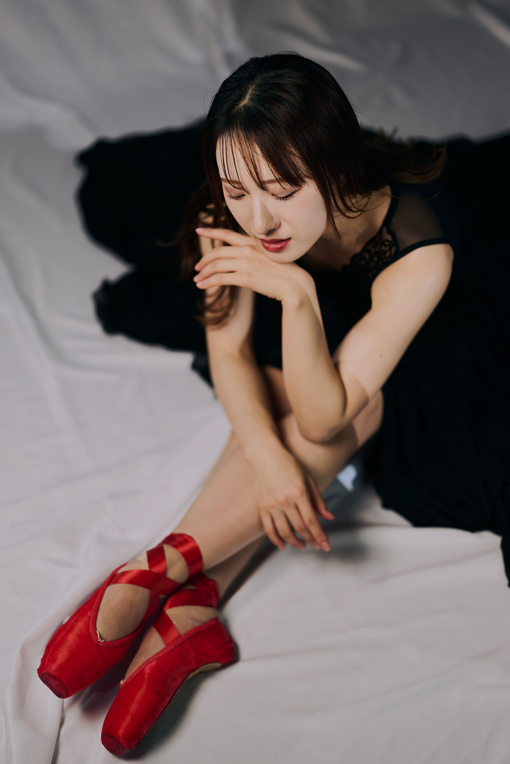 RED SHOES. MT