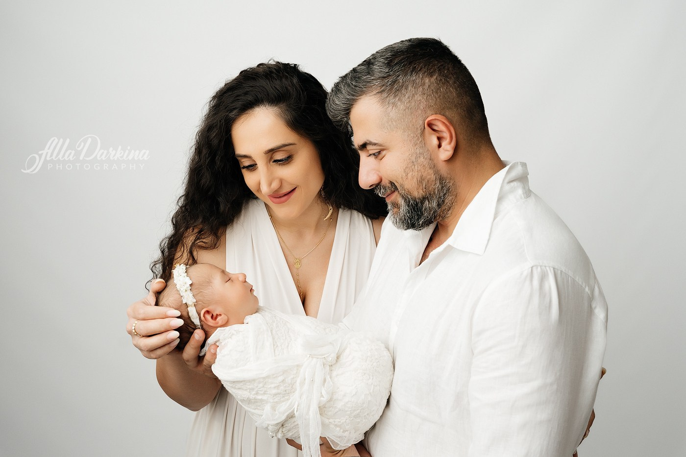 Newborn session price guide. Newborn and family photographer. Hills District. Sydney
