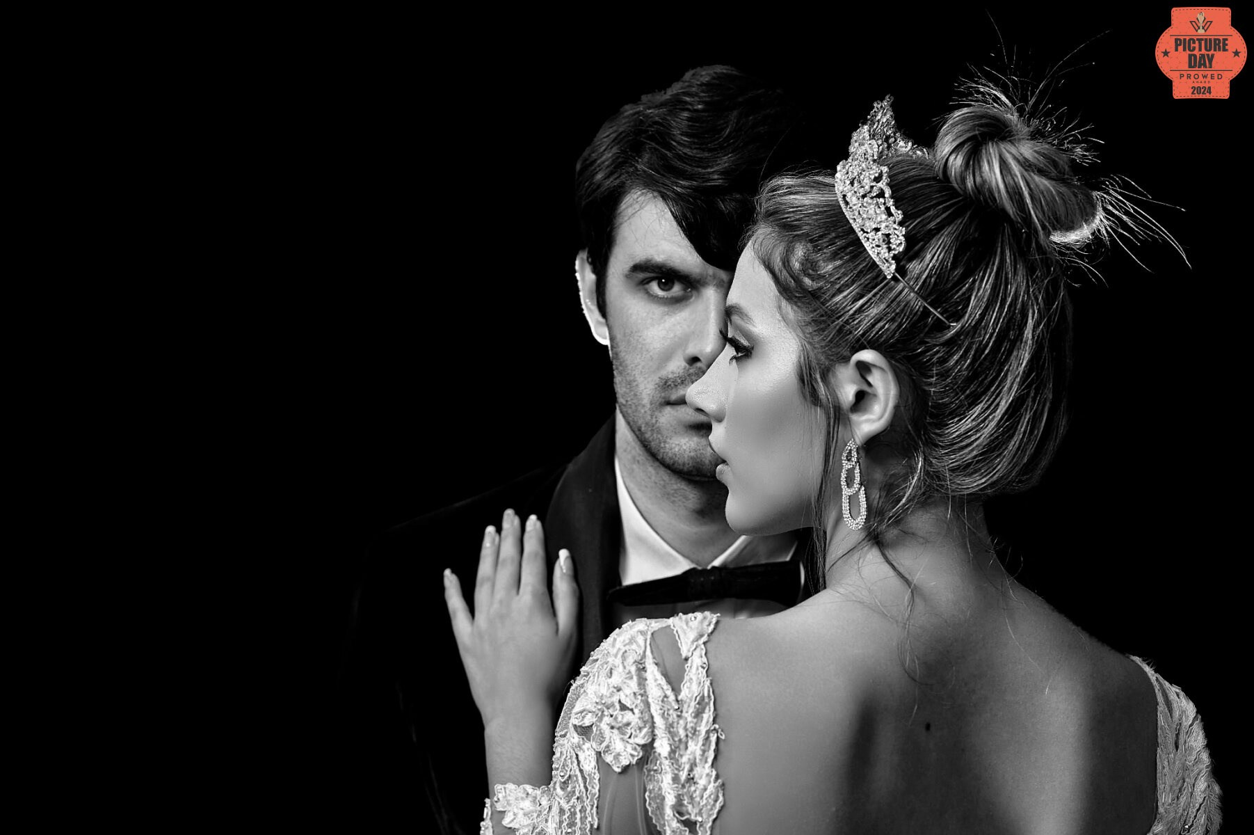 emotional-first-look-bride-groom-photo