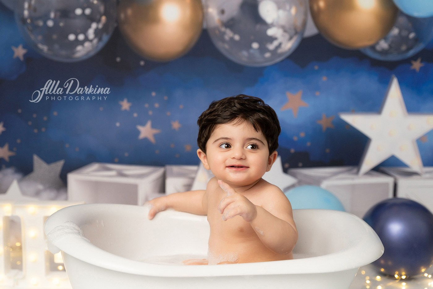 Starry Night Cake Smash Session. Newborn and family photographer. Hills District. Sydney