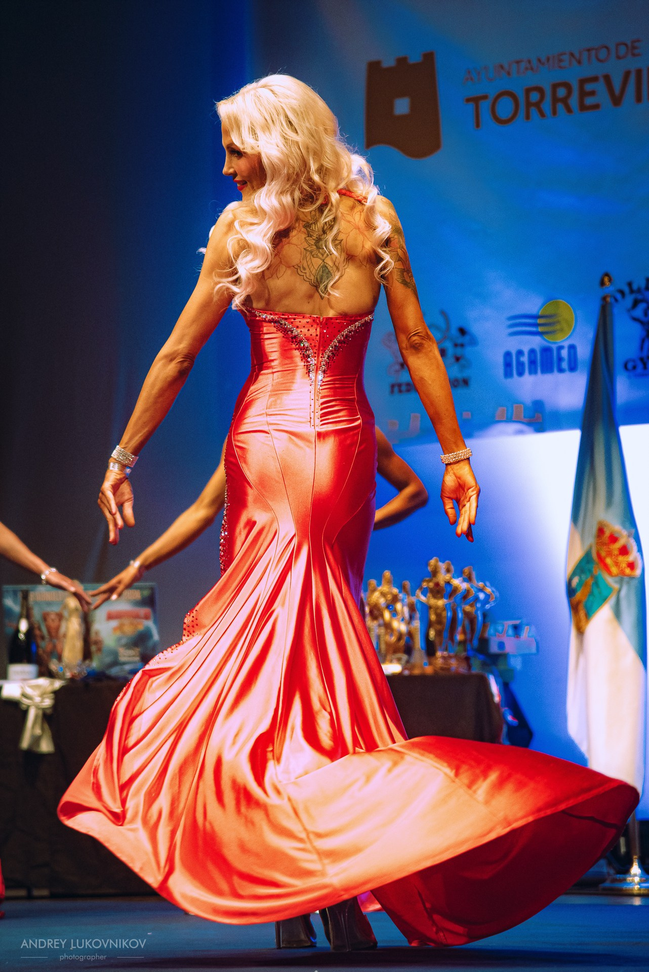 Sesión fotográfica de reportaje para el concurso internacional IFBB Miss Fit Model Europe 2024 en Torrevieja | Fotógrafo Andrey Lukovnikov