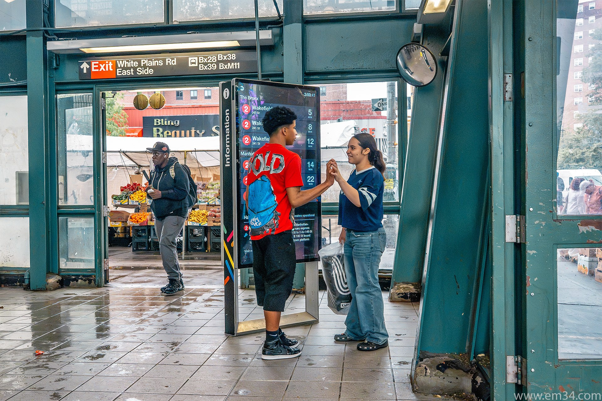 Street Photography in the Bronx — Everyday Life in NYC
