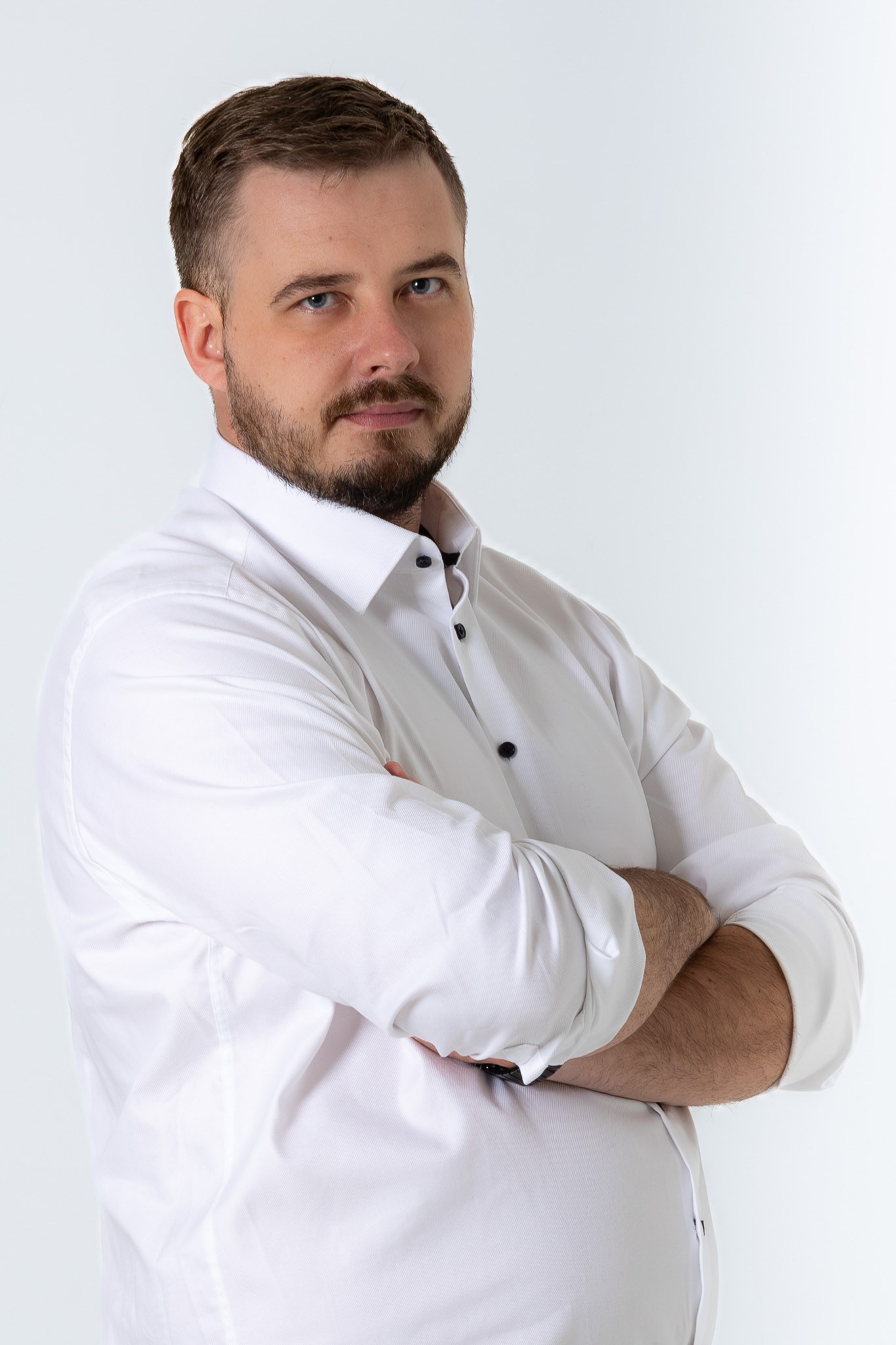 Fotosesijas vīriešiem | Biznesa fotosesija | Portreta fotosesija. Portretu fotosesija Rīgā| Biznesa portretu foto | Korporatīvās un darbinieku fotosesijas | Pasākumu fotogrāfs | Produktu fotogrāfs