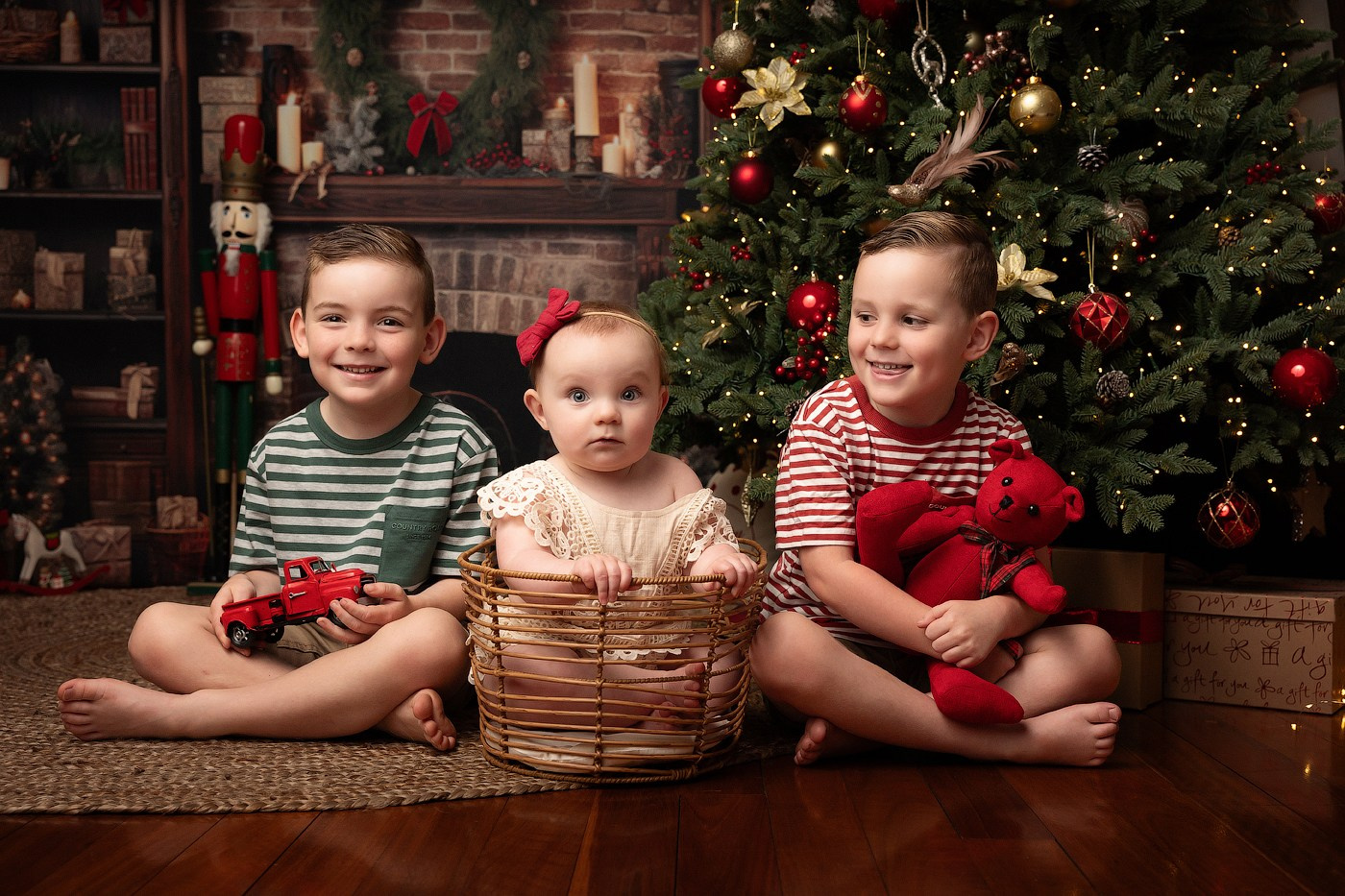 Christmas mini sessions 2025| Sydney. Newborn and family photographer. Hills District. Sydney