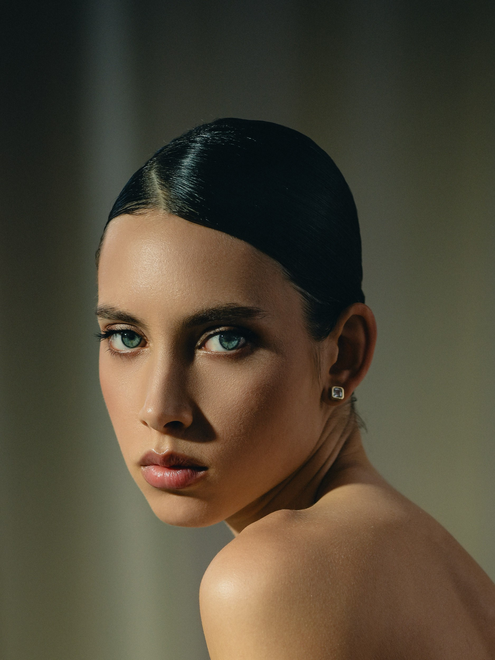 Arabic wedding tradition of the Zaffeh procession in Dubai