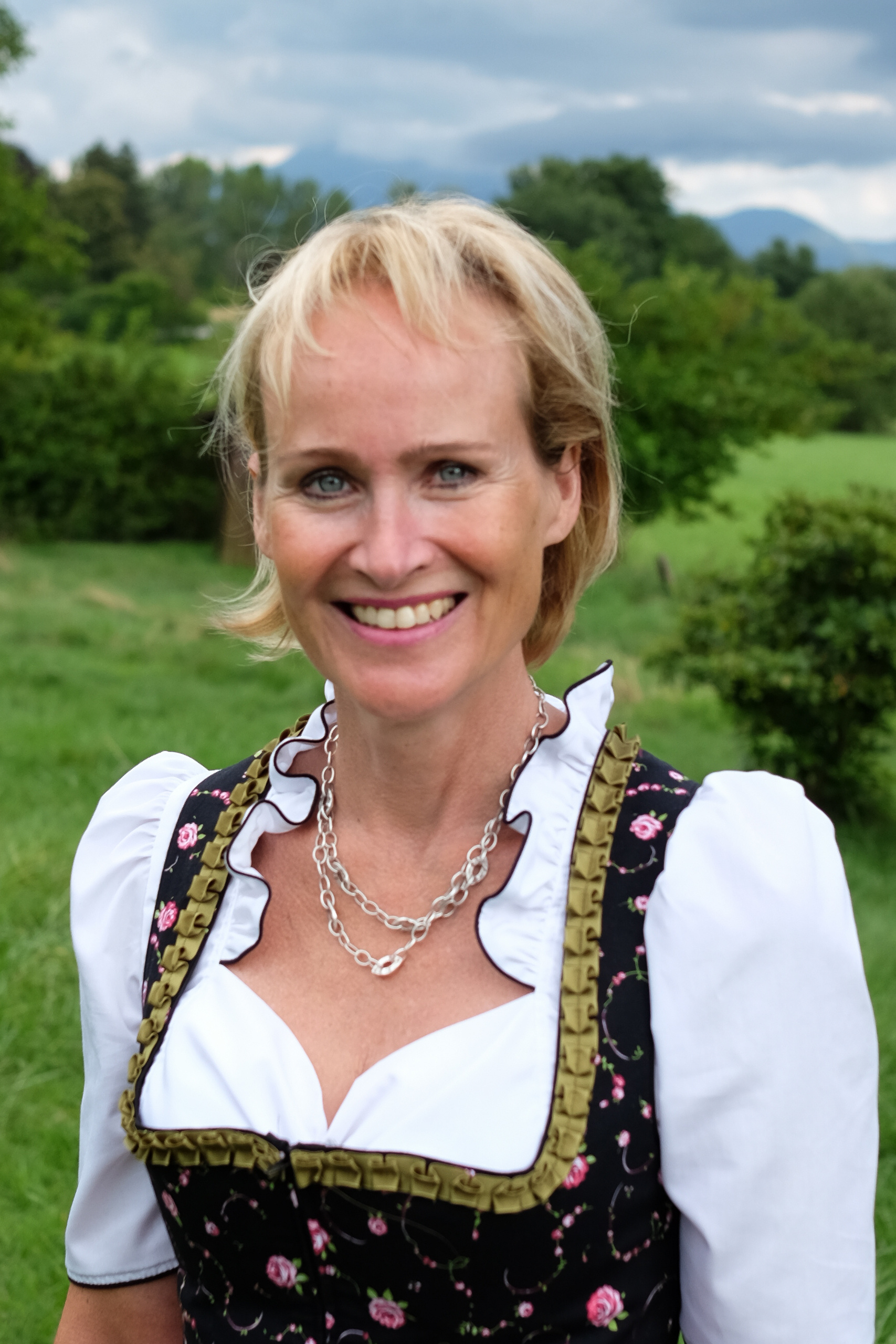 Das das perfekte Profilbild für Tinder, Singlebörsen & Partnerbörsen u. Hochzeitsfotograf München - Olga Boyko Hochzeitsreportage