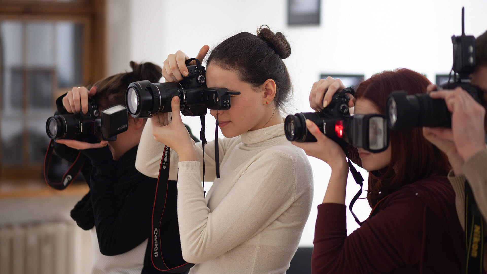 1. LĪMENIS. Fotokursi fotostudijā Rīgā. Profesionāls fotogrāfs Aivars Tipsis