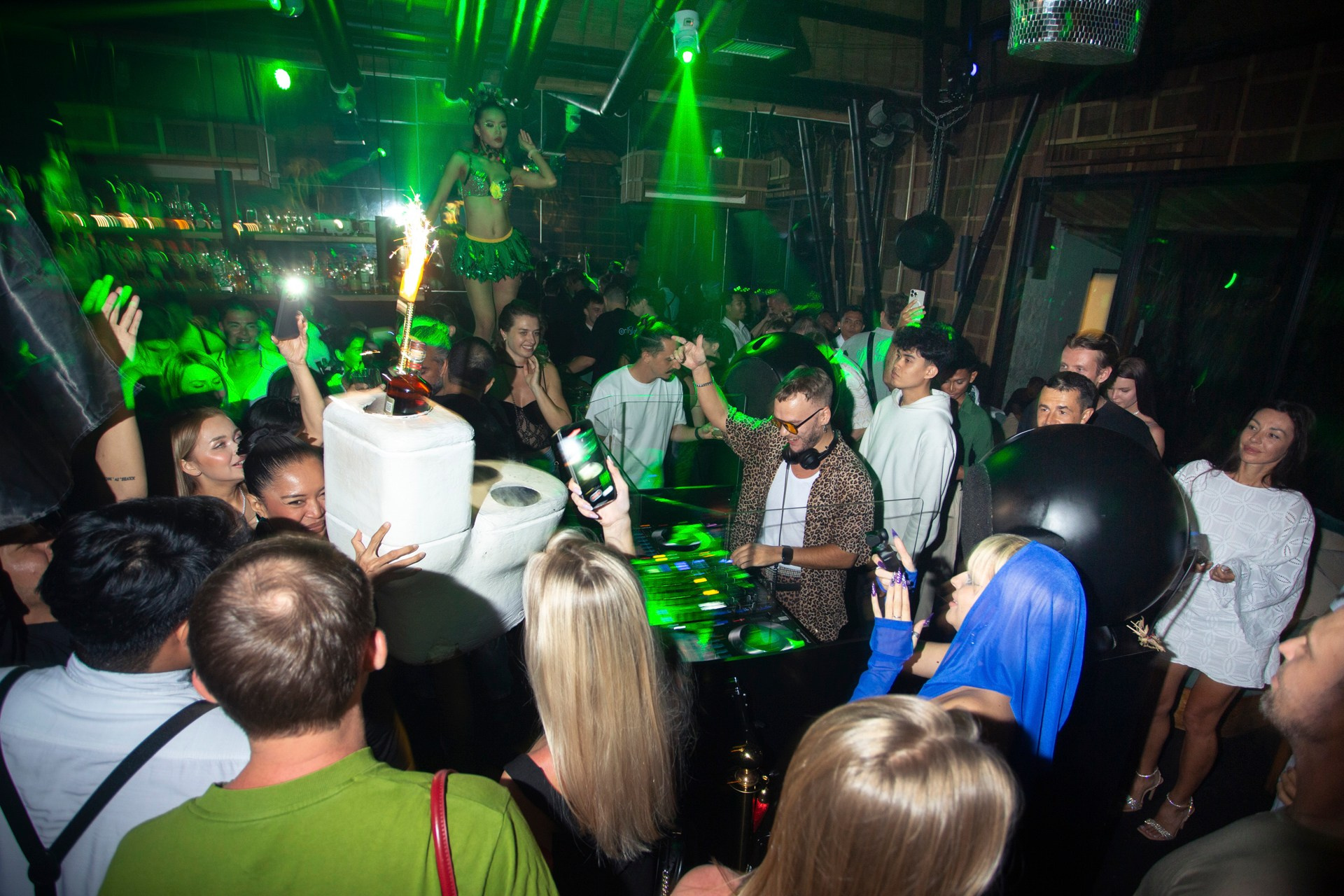 Съёмки мероприятий. Индивидуальный и парный фотограф на Бали — Bali Dream Photo