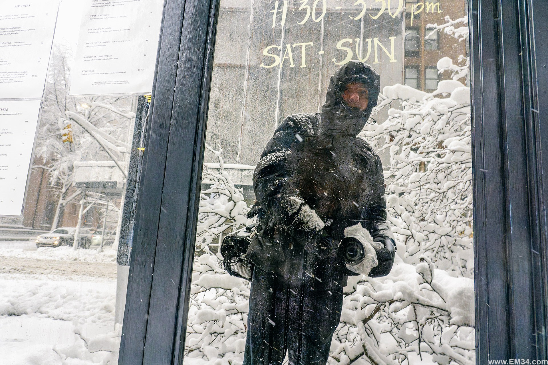 Blizzard in Manhattan, New York — two days ago. After 25 years here I braved the freezing storm to capture fairy-tale snow at iconic spots. Emin Kuliyev — Award-Winning Wedding Photojournalist NYC & USA | Best Wedding Photographer Known for Candid, Timeless Moments