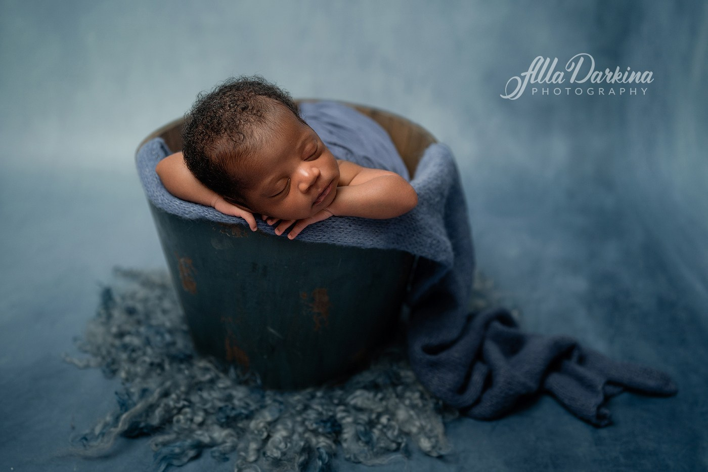 Newborn session price guide. Newborn and family photographer. Hills District. Sydney