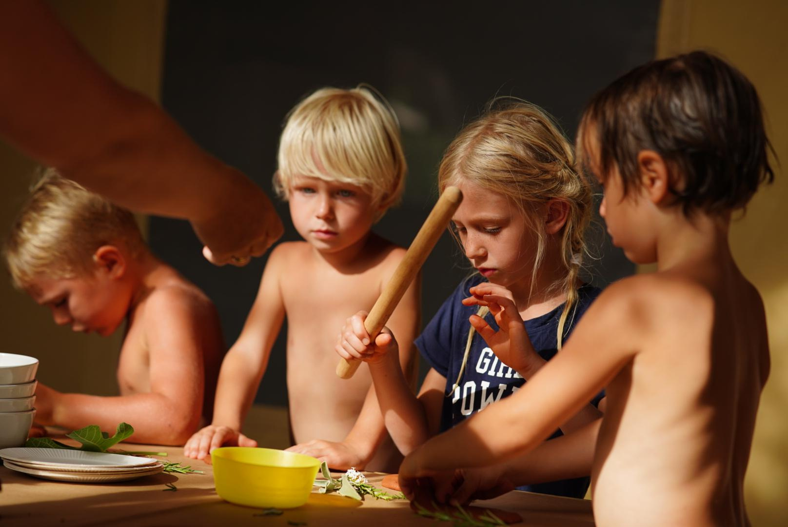 NEW РОДИТЕЛЬ И ПОДРОСТОК. Семейные лагеря в Европе с Ниной Янечковой и Ириной Зиновьевой