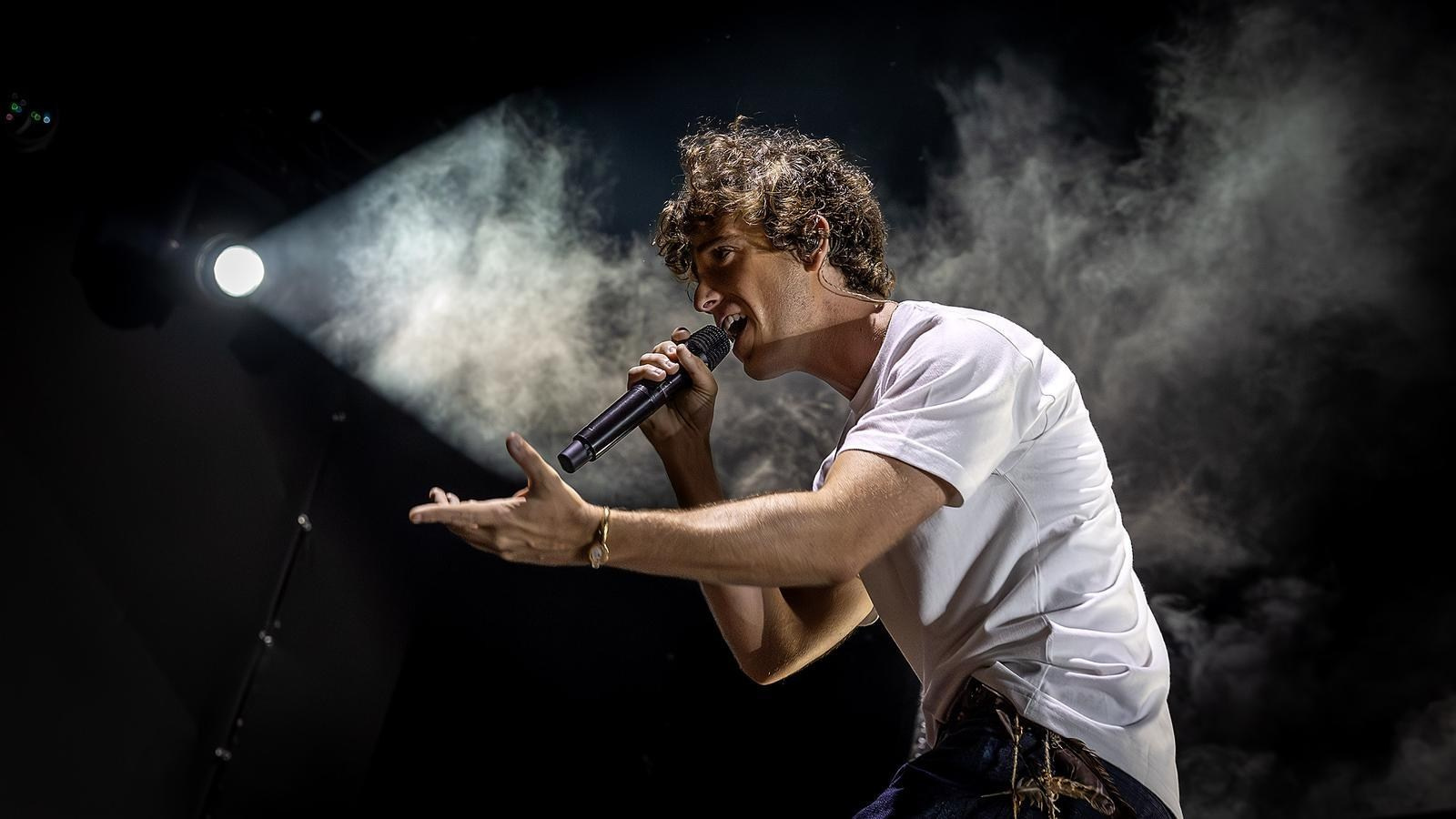 Guitarricadelafuente recibe el premio Ídolo 2025: un año triunfal para el fenómeno musical español | FOTKAI