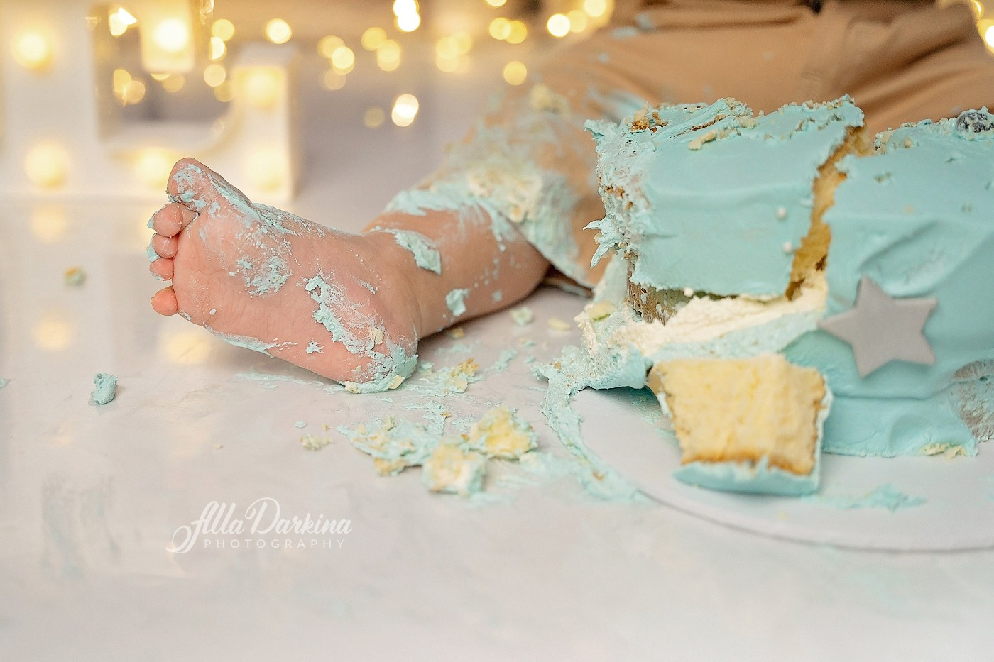 Starry Night Cake Smash Session. Newborn and family photographer. Hills District. Sydney