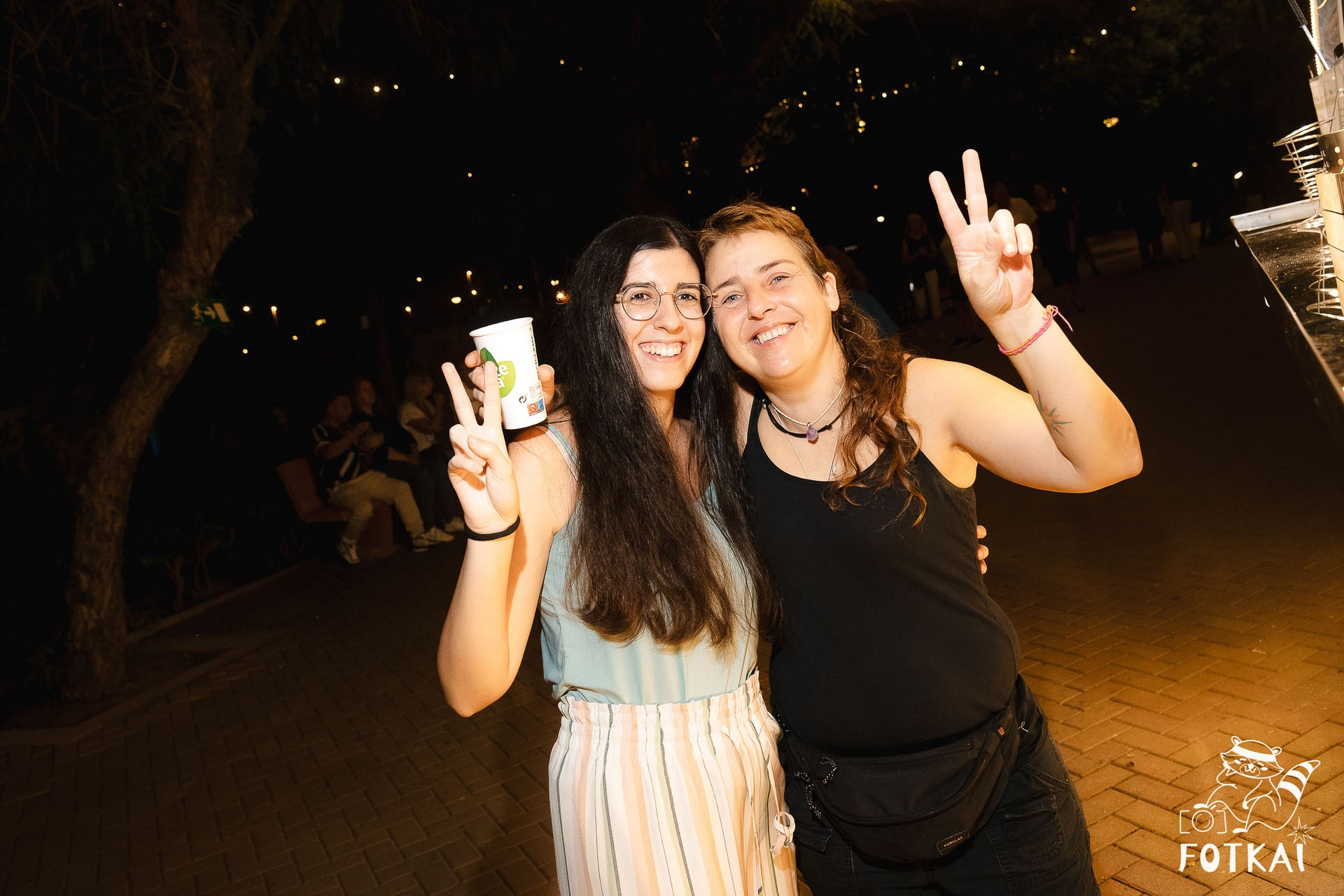 Фотоотчёт Street Food Market Torrevieja — Seguridad Social & Las Hienas DJs | FOTKAI