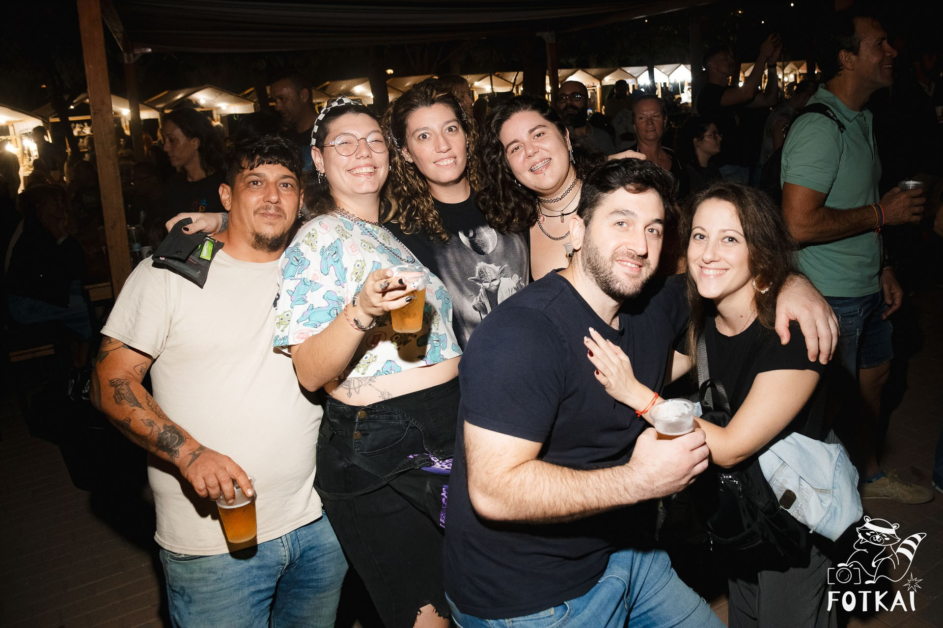 Фотоотчёт Street Food Market Torrevieja — Seguridad Social & Las Hienas DJs | FOTKAI