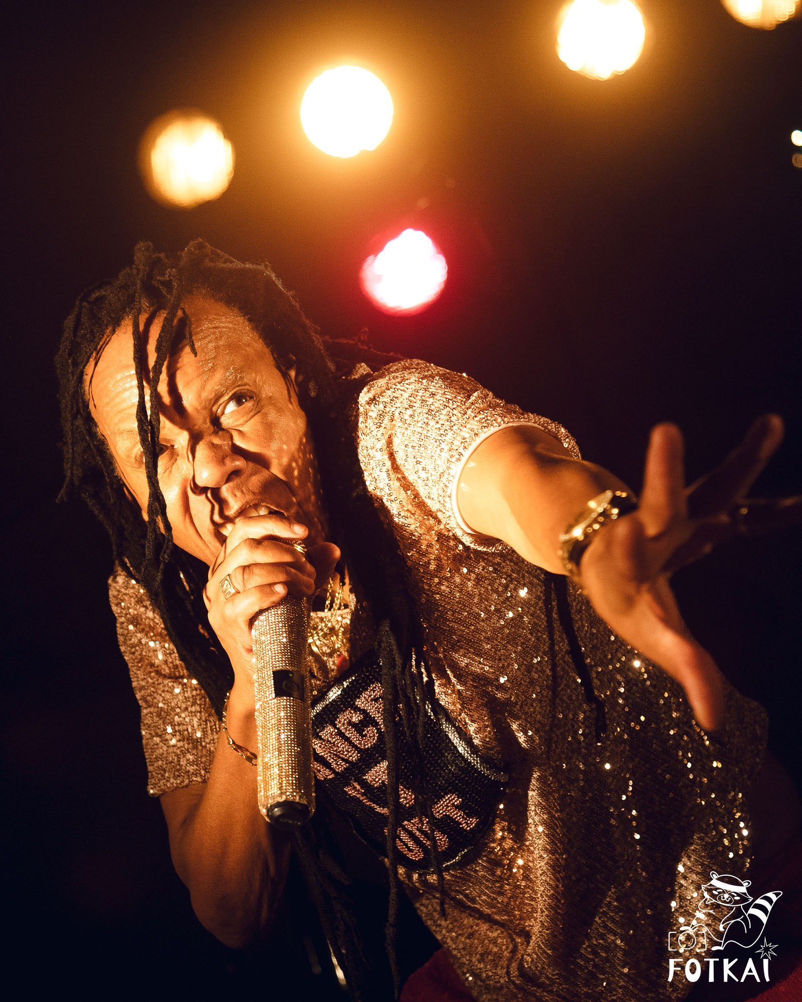 Greg Bannis y Bryan Adams UK conquistan San Fulgencio con una noche de rock, soul y energía imparable | FOTKAI