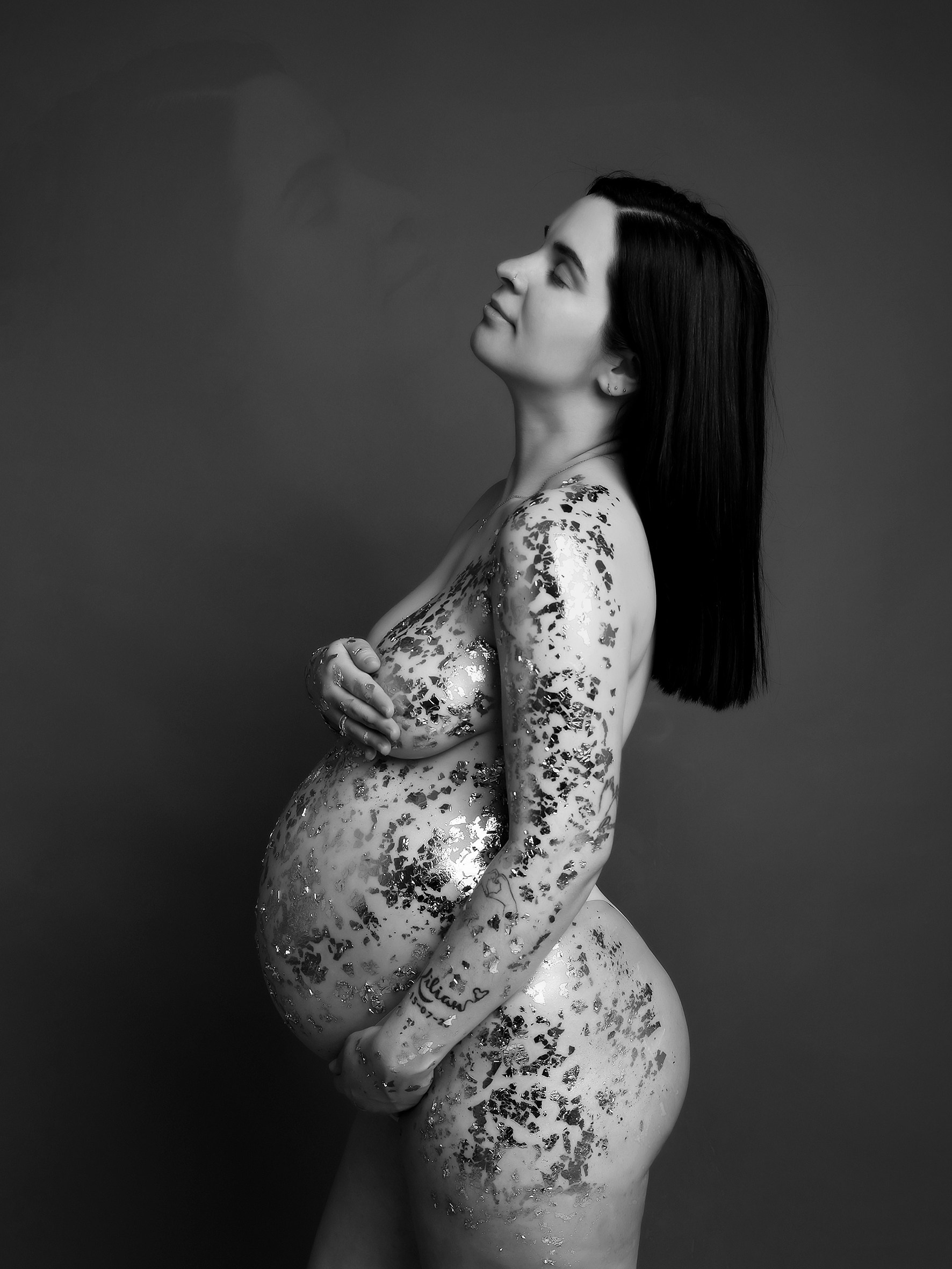 Nueva Sesión Embarazo En Estudio. Fotografía de Eventos, Embarazo y Familiar en Pirineos