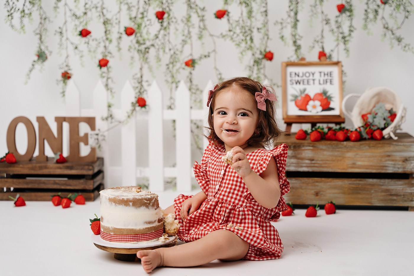 Cake smash session price guide. Newborn and family photographer. Hills District. Sydney