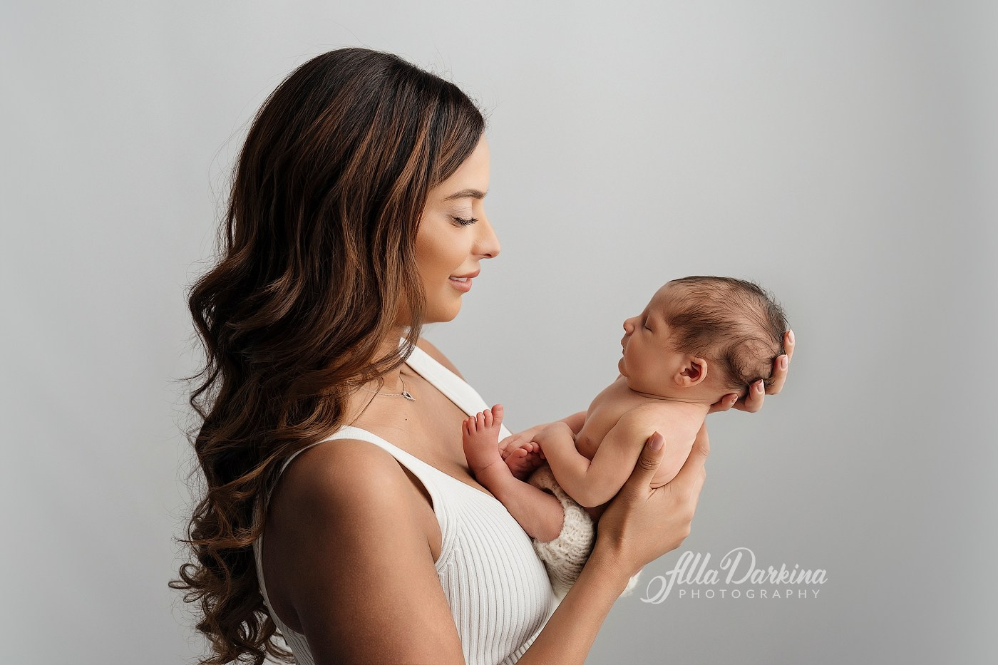 Newborn session price guide. Newborn and family photographer. Hills District. Sydney