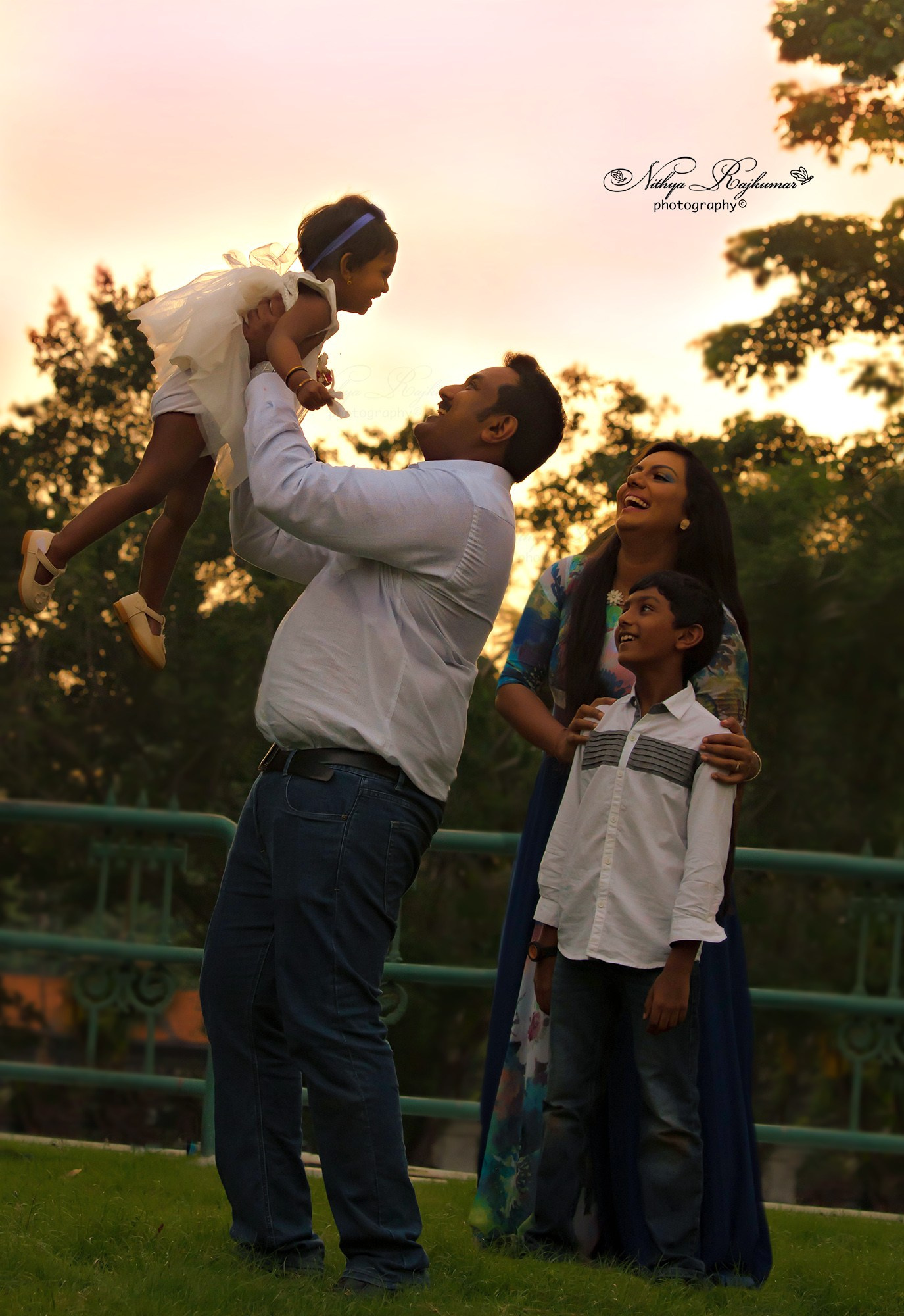 Family & Kids Portraits. Nithya Rajkumar Photography and Consulting