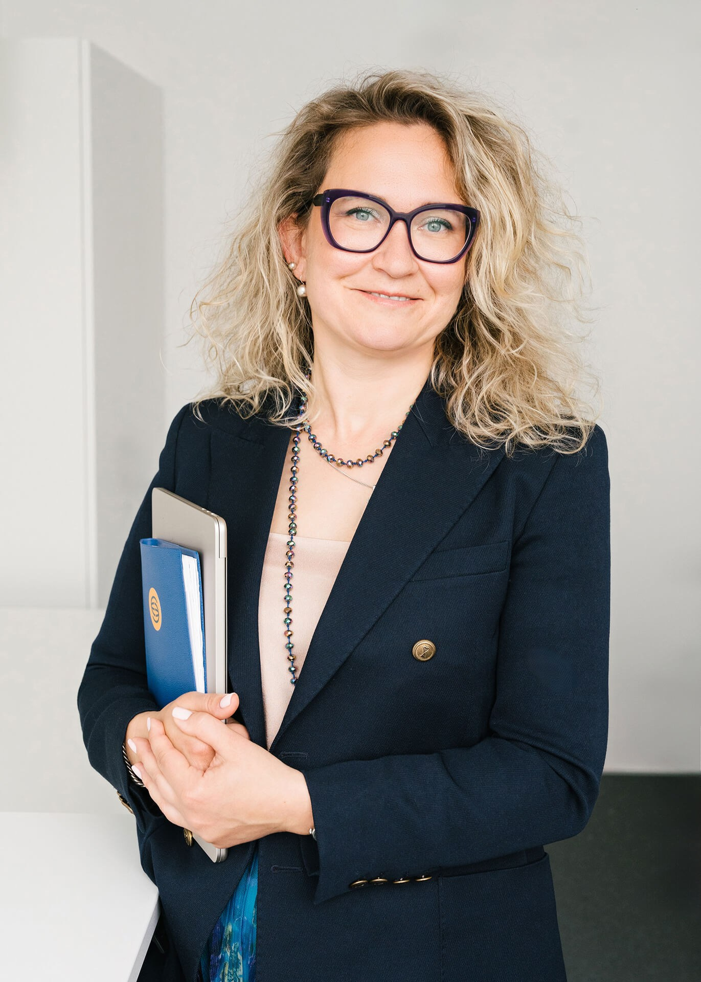 Corporate photographer for brand-aligned portraits and content creation. Websites, LinkedIn, PR and ads. Fast and consistent delivery. Inna Zaytseva Photography | Photographer in Munich | Content Creation