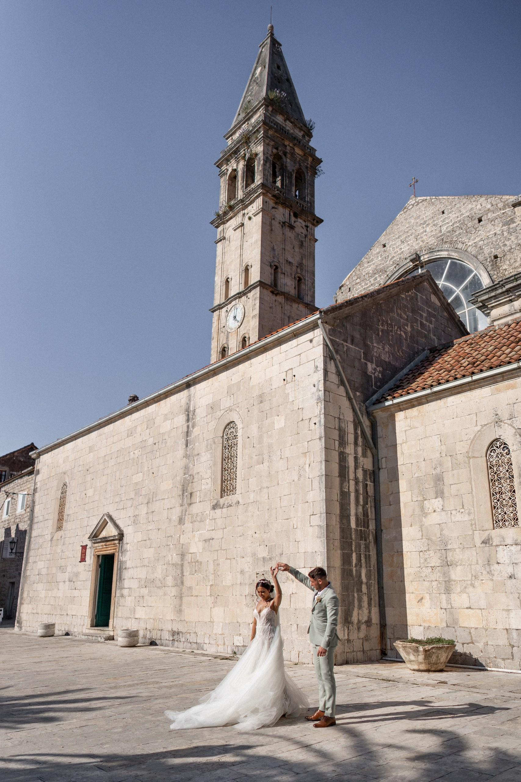 Bryllup i Perast: steder, seremoni, sesong og gode råd