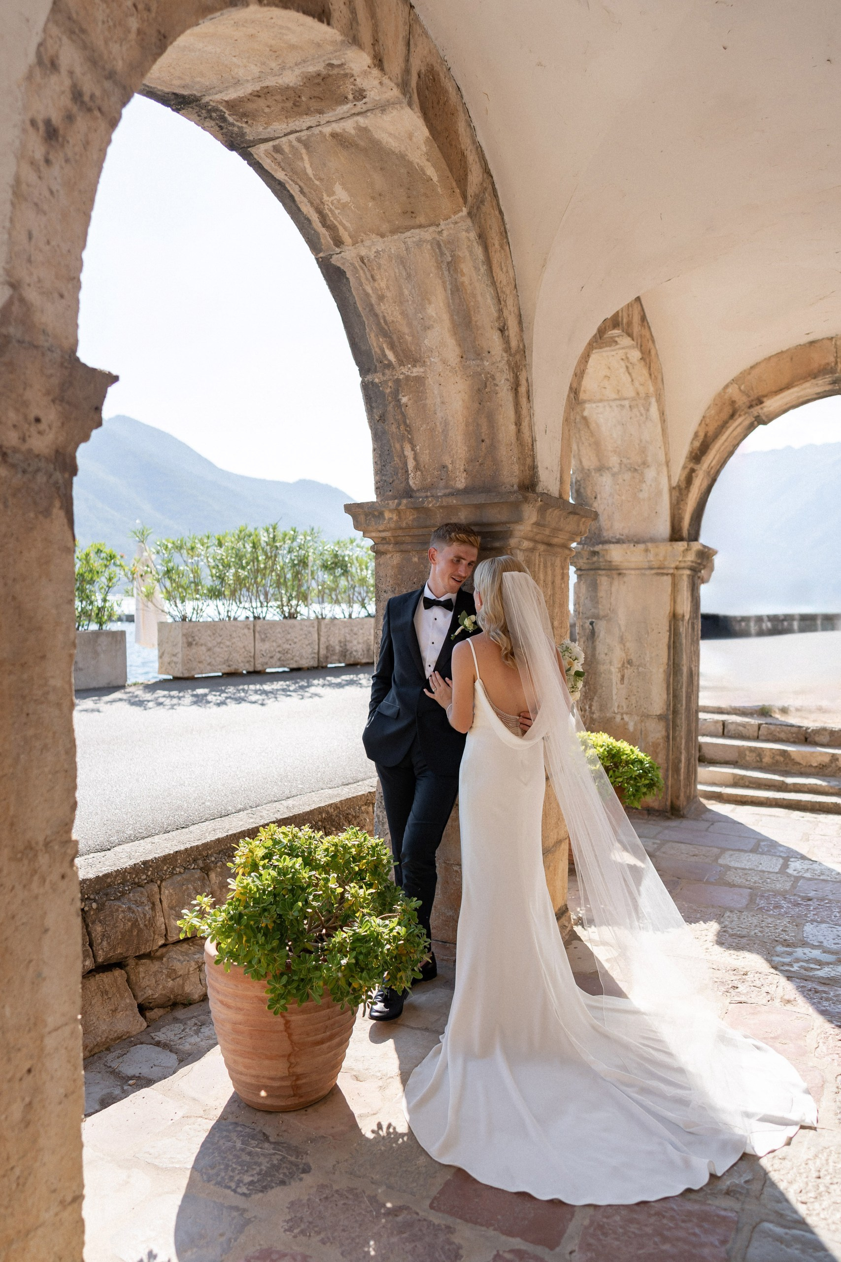 Bryllup i Perast: steder, seremoni, sesong og gode råd