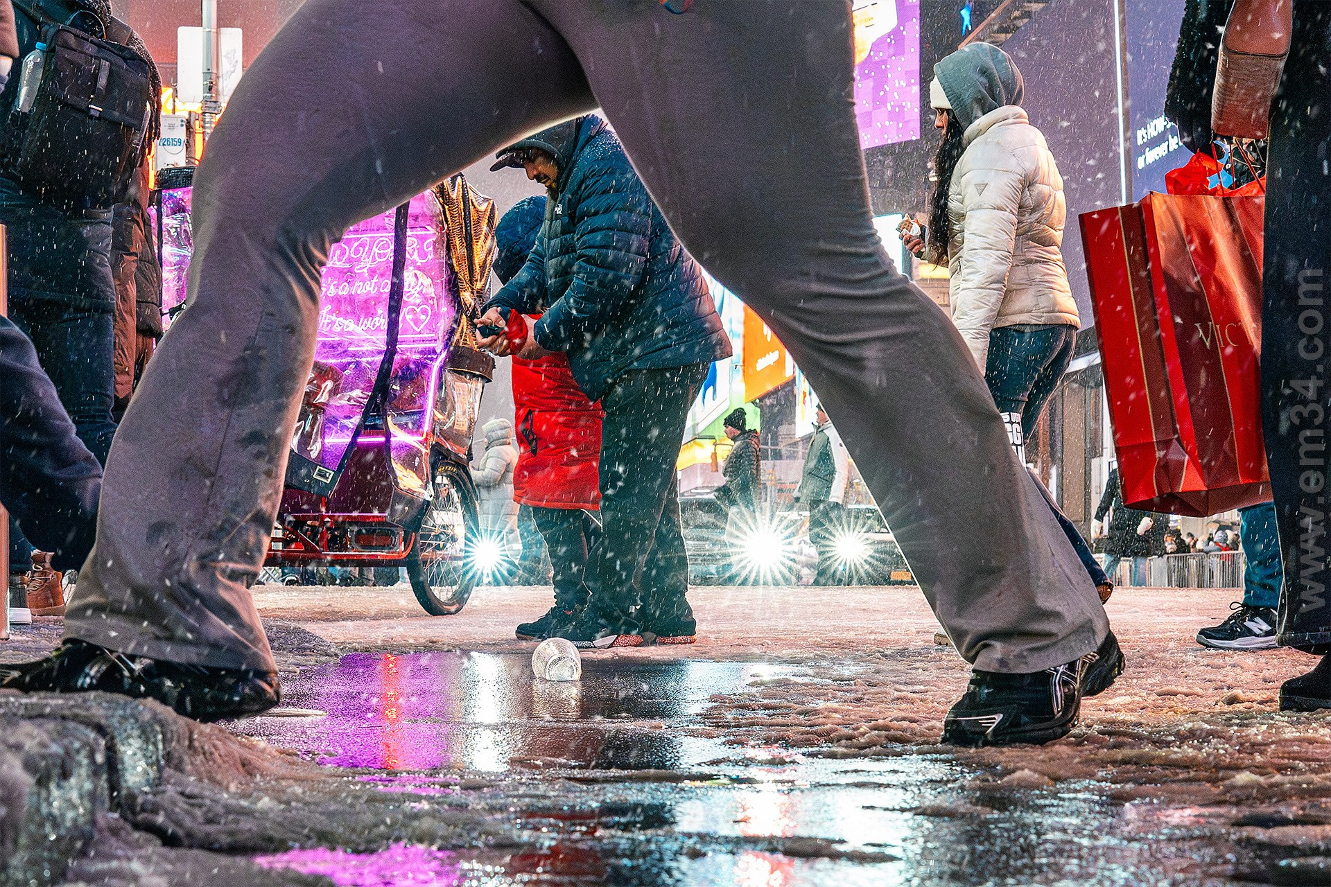 New York City Snowfall Street Photography — Night Winter Scenes Capturing Emotions, Reactions & Euphoria of Falling Snow. Emin Kuliyev — Award-Winning Wedding Photojournalist NYC & USA | Best Wedding Photographer Known for Candid, Timeless Moments