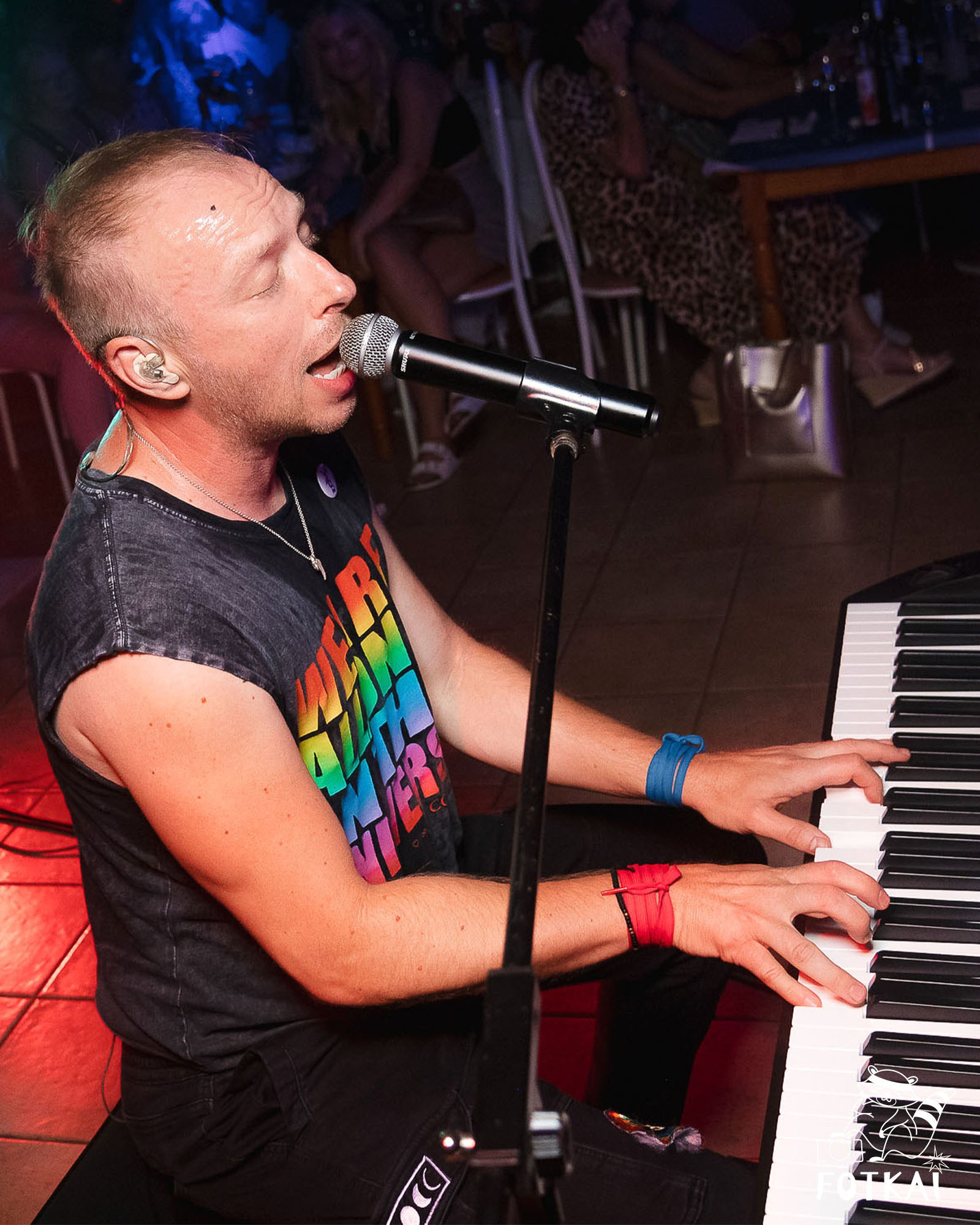 Ultimate Coldplay en Los Cucalos: la noche que trajo la magia de Coldplay a Orihuela Costa | FOTKAI