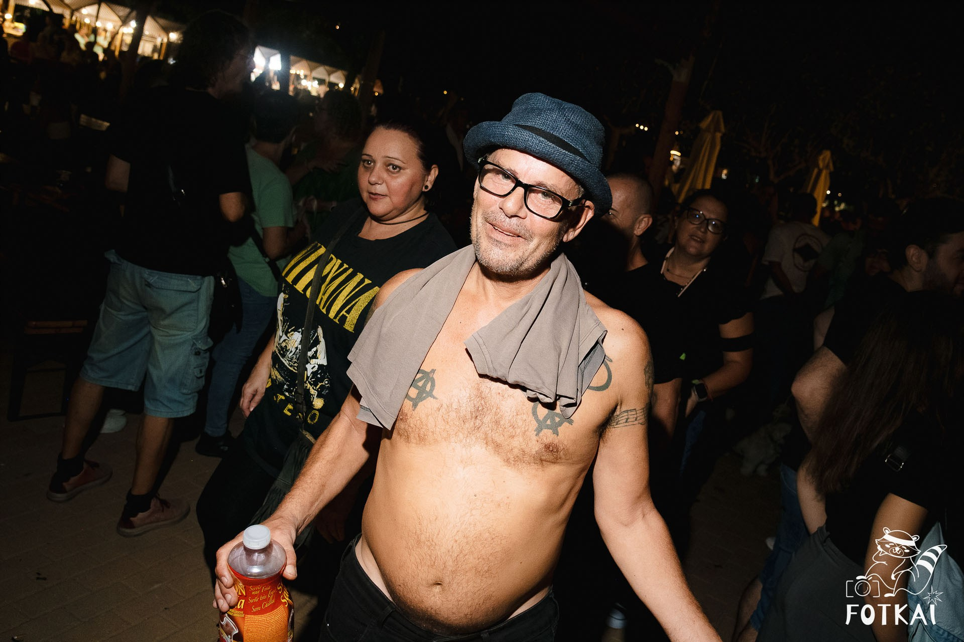 Фотоотчёт Street Food Market Torrevieja — Seguridad Social & Las Hienas DJs | FOTKAI