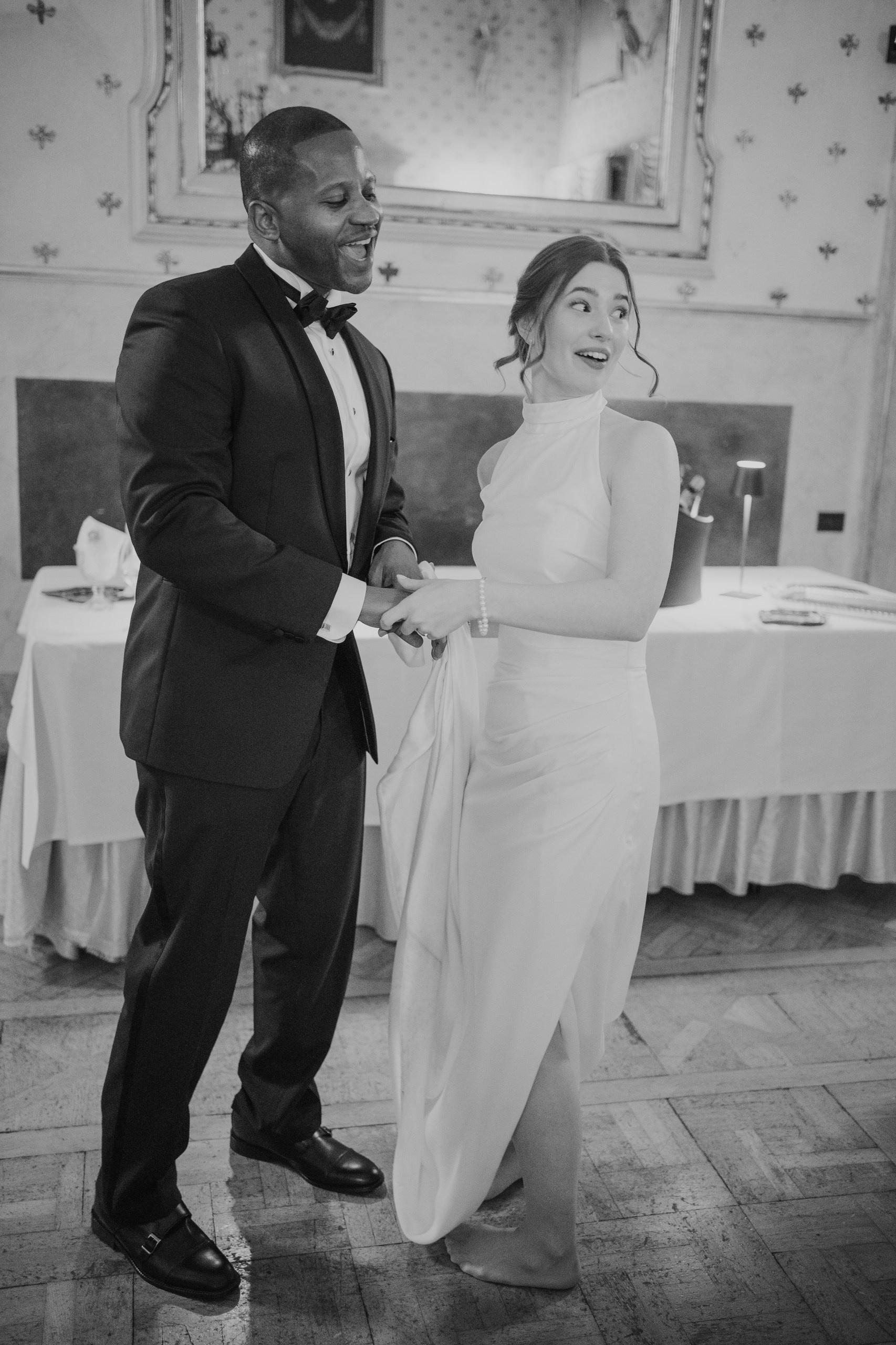 Wedding at Caffè Pedrocchi, Padua. El Velo Blanco I Wedding Photographers