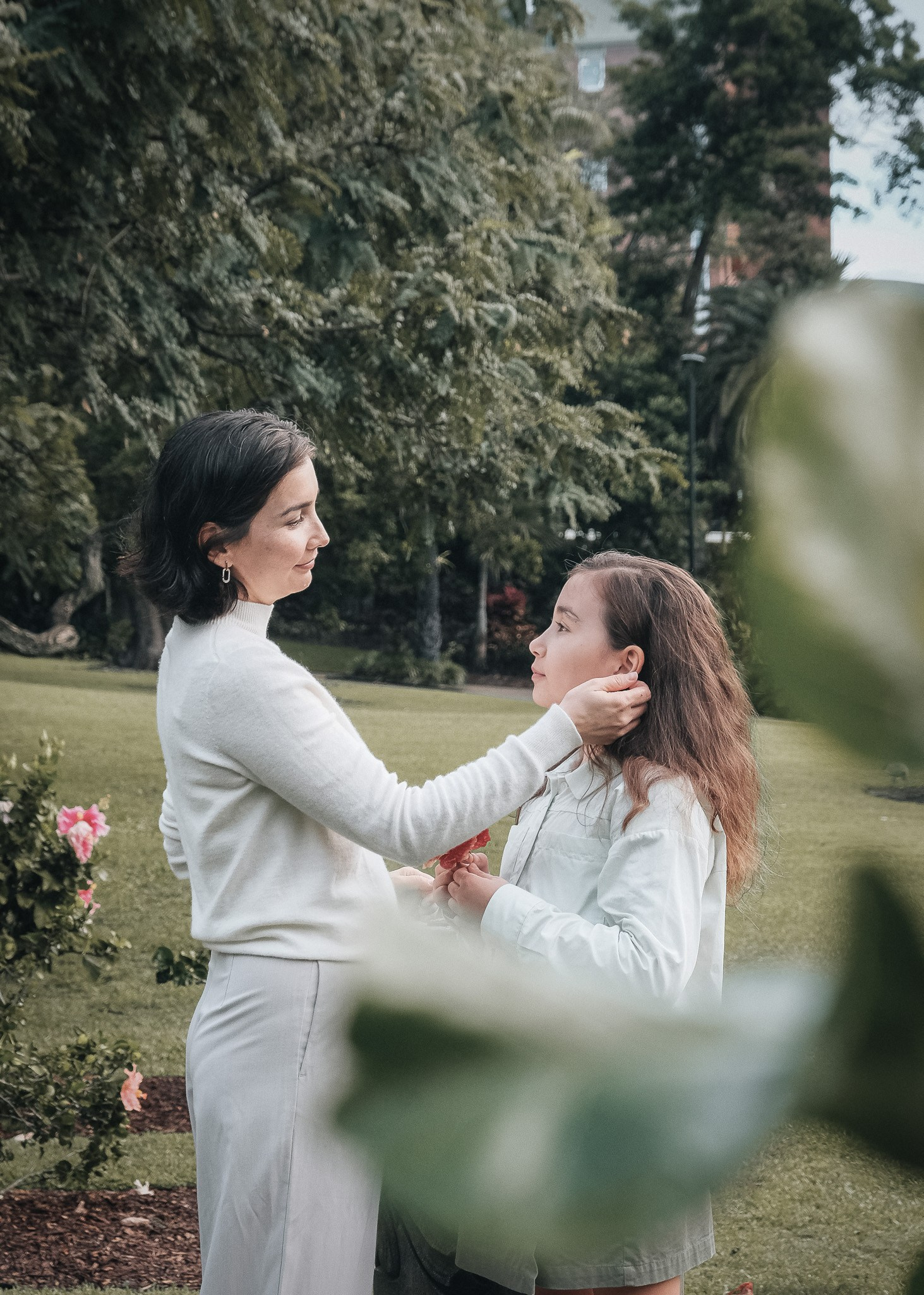 Happy family photo session in Brisbane park, candid lifestyle photography