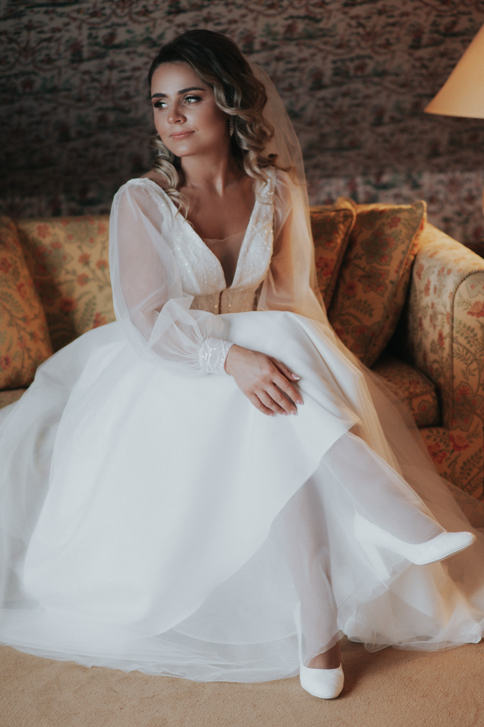 Vestuvių fotosesija, pasiruošimas, Vestuvių pasiruošimo fotografavimas. Vestuvių fotografas Vilnius Trakai kaina vestuvių fotografavimas fotografė personal.lt photogrpahy kainos jaunoji jaunikis nuotaka santuoka vestuvės, profesionali natūrali meninė reportažinė klasikinė fotosesija