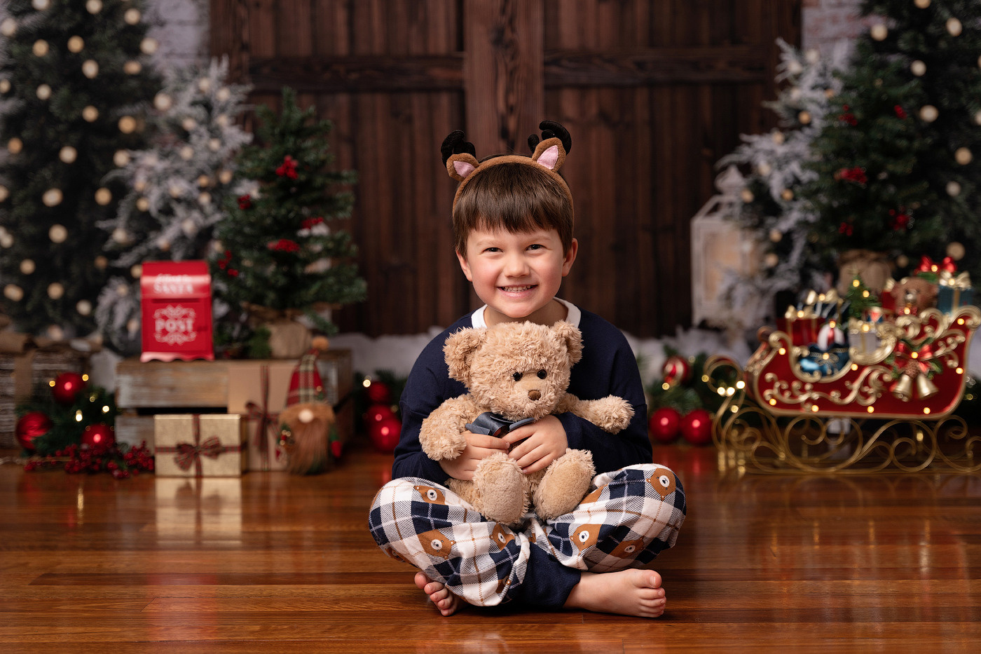 Christmas mini sessions 2025| Sydney. Newborn and family photographer. Hills District. Sydney