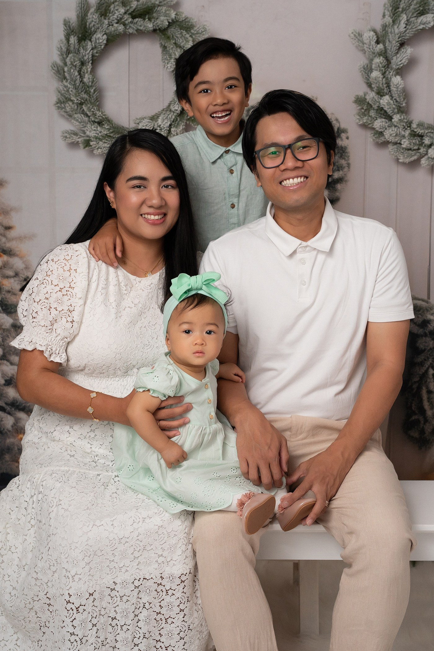 Christmas mini sessions 2025| Sydney. Newborn and family photographer. Hills District. Sydney